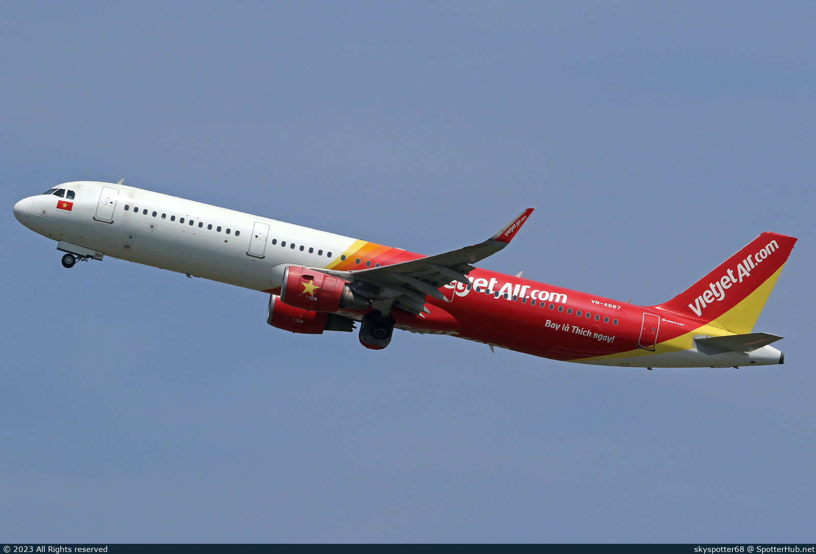 Photo of VN-A687 - Airbus A321-211 operated by VietJet Air