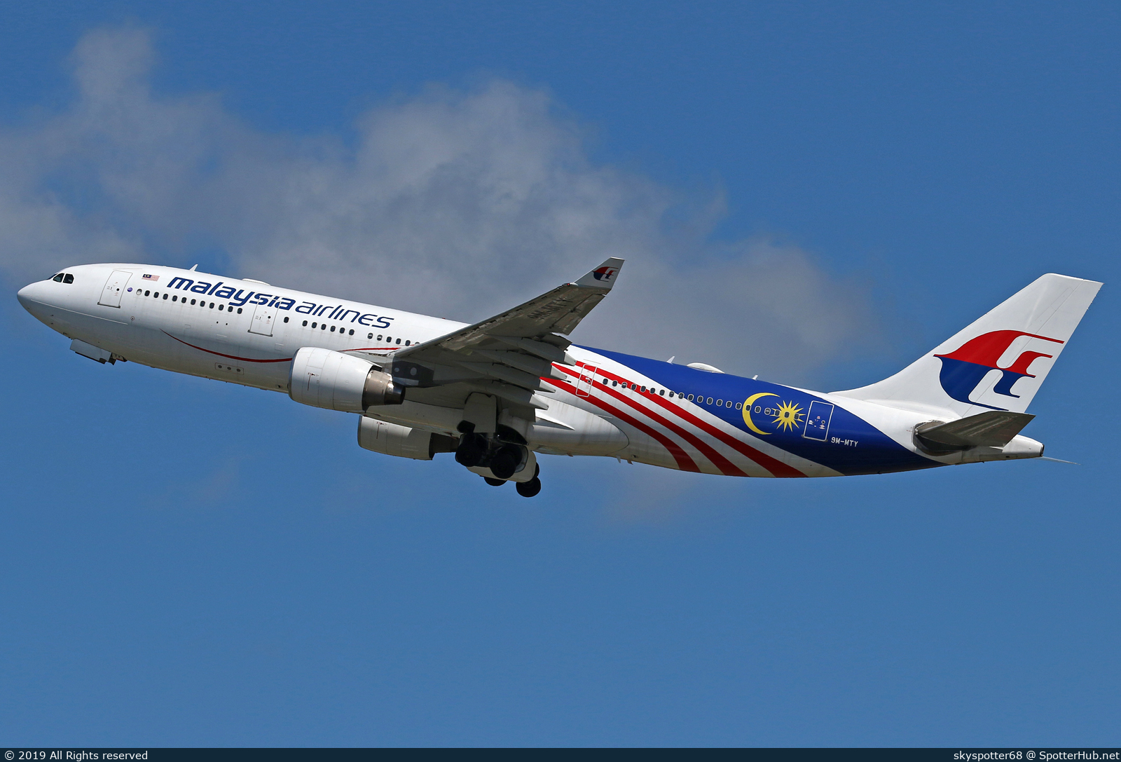 Photo of 9M-MTY - Airbus A330-223 operated by Malaysia Airlines