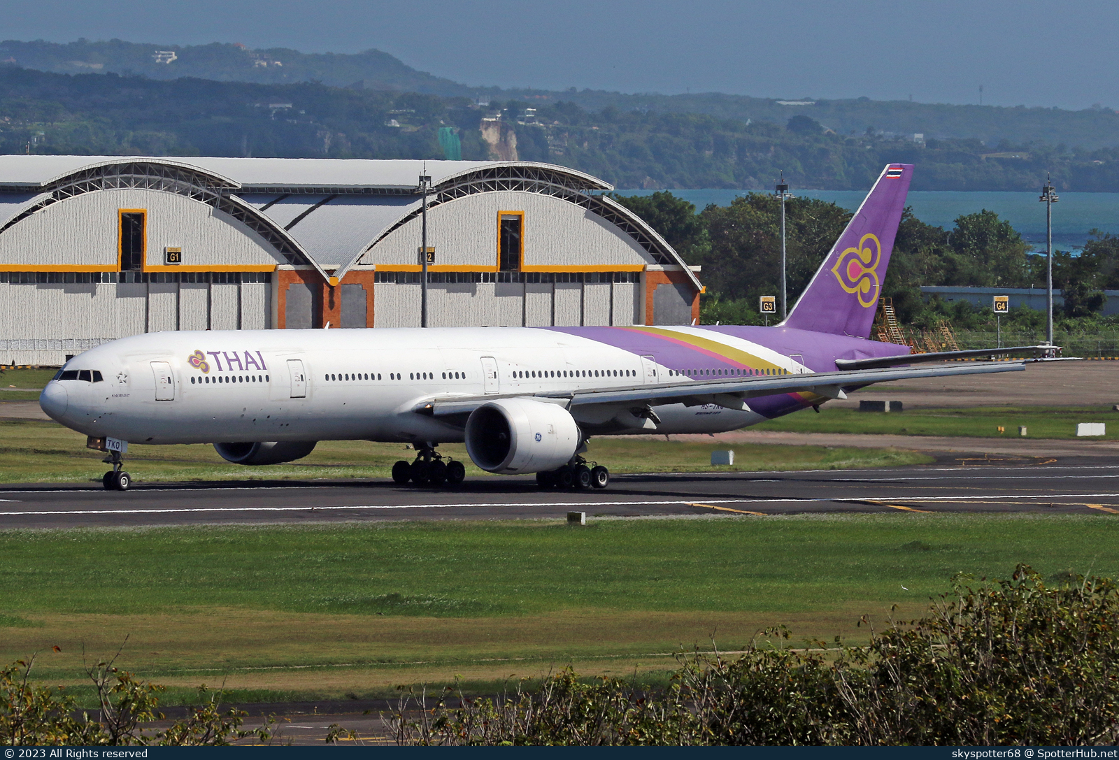 Photo of HS-TKQ - Boeing 777-3AL(ER) operated by Thai Airways International
