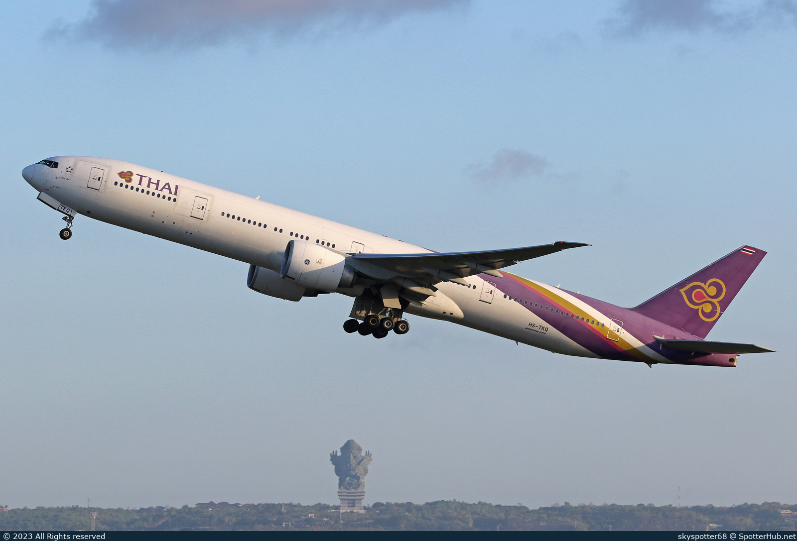 Photo of HS-TKQ - Boeing 777-3AL(ER) operated by Thai Airways International