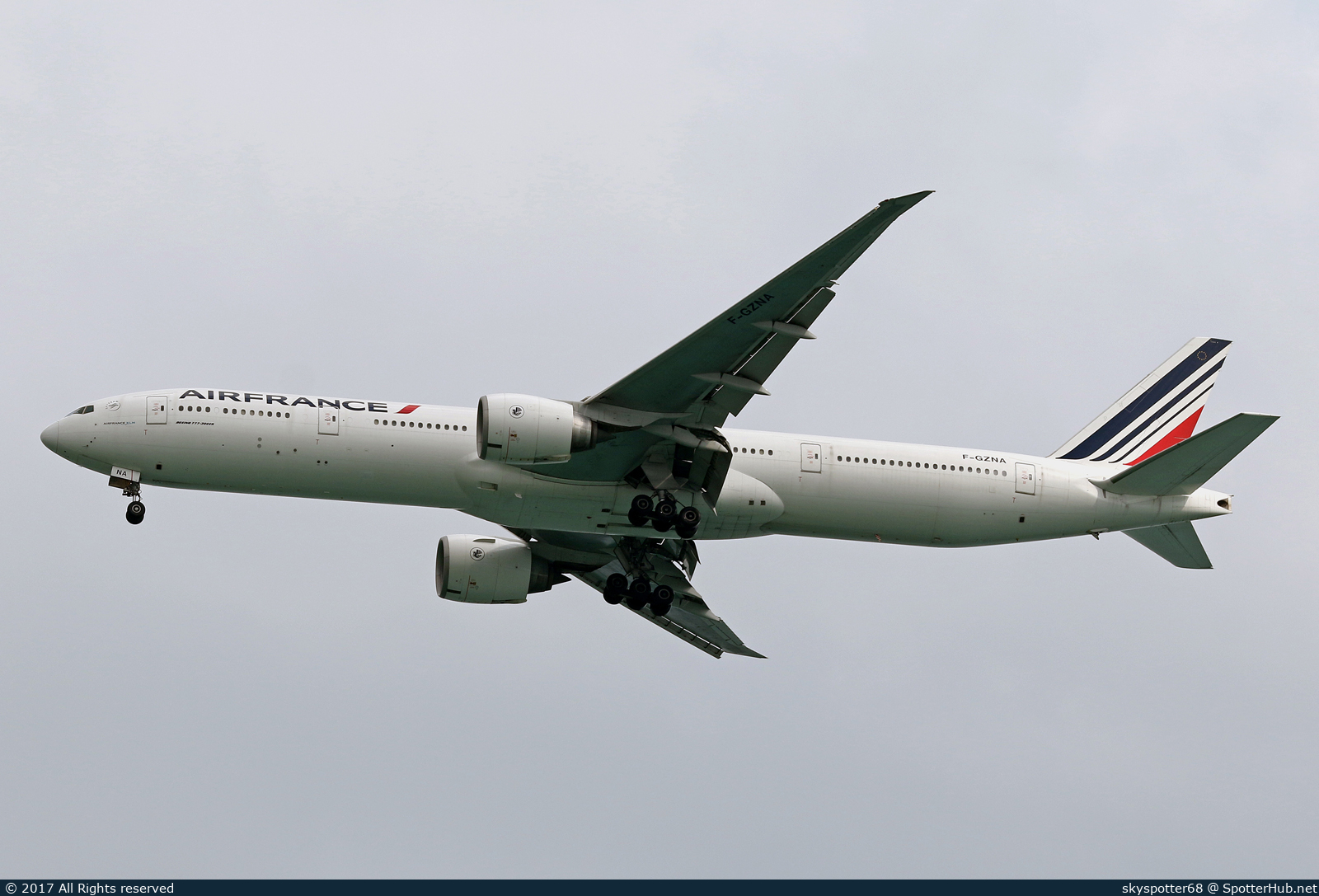 Photo of F-GZNA - Boeing 777-328(ER) operated by Air France