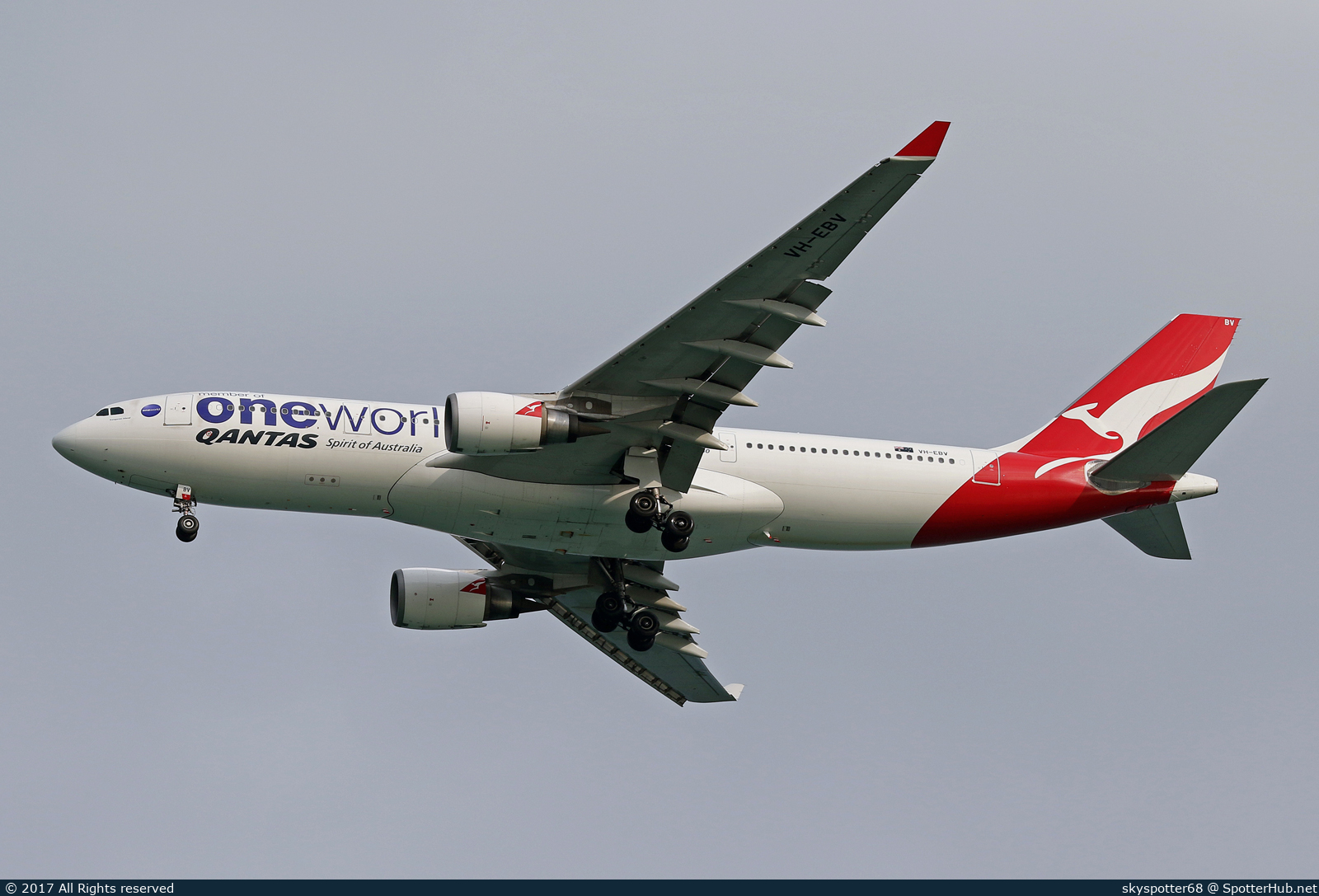 Photo of VH-EBV - Airbus A330-202 operated by Qantas