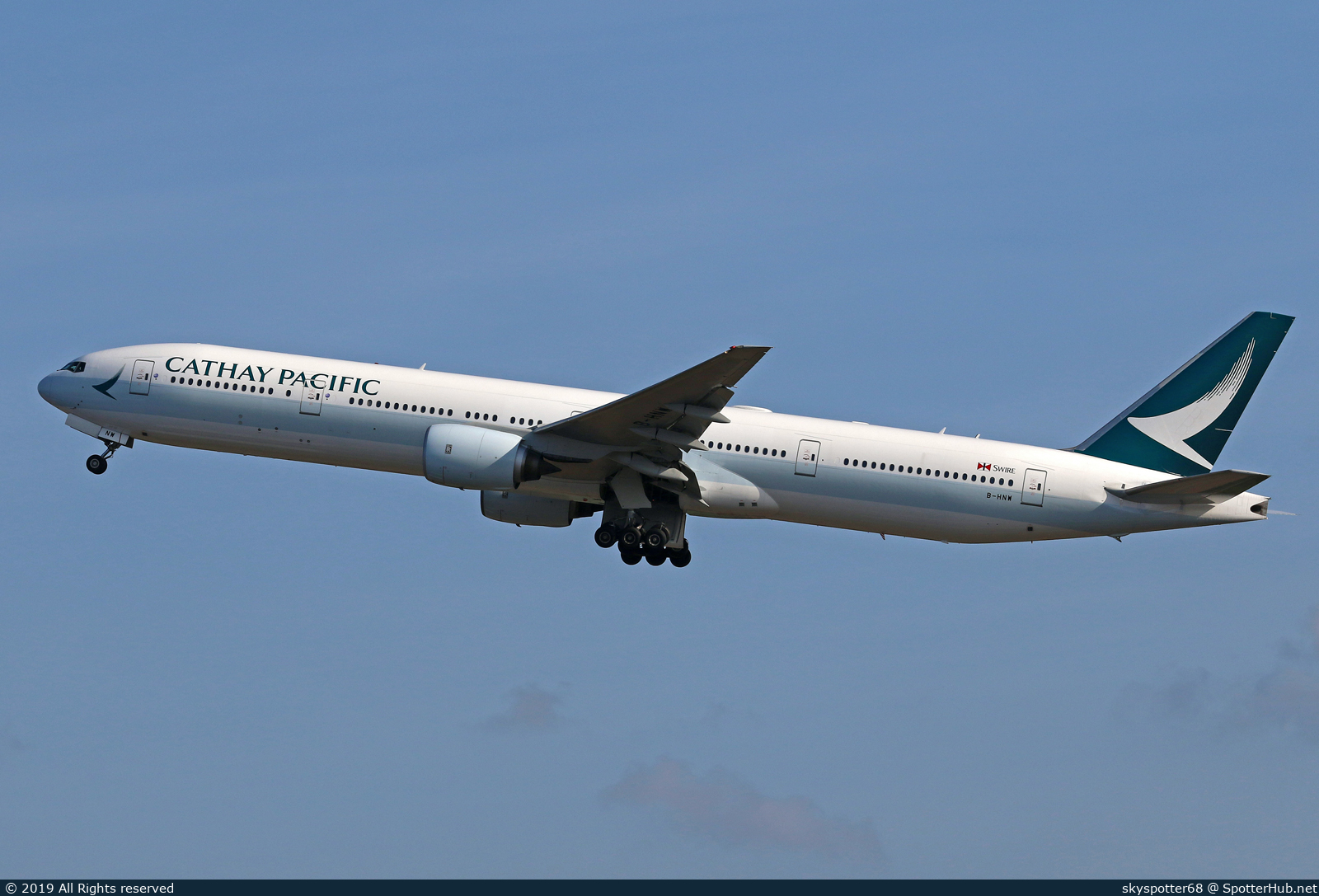 Photo of B-HNW - Boeing 777-31H operated by Cathay Pacific Airways