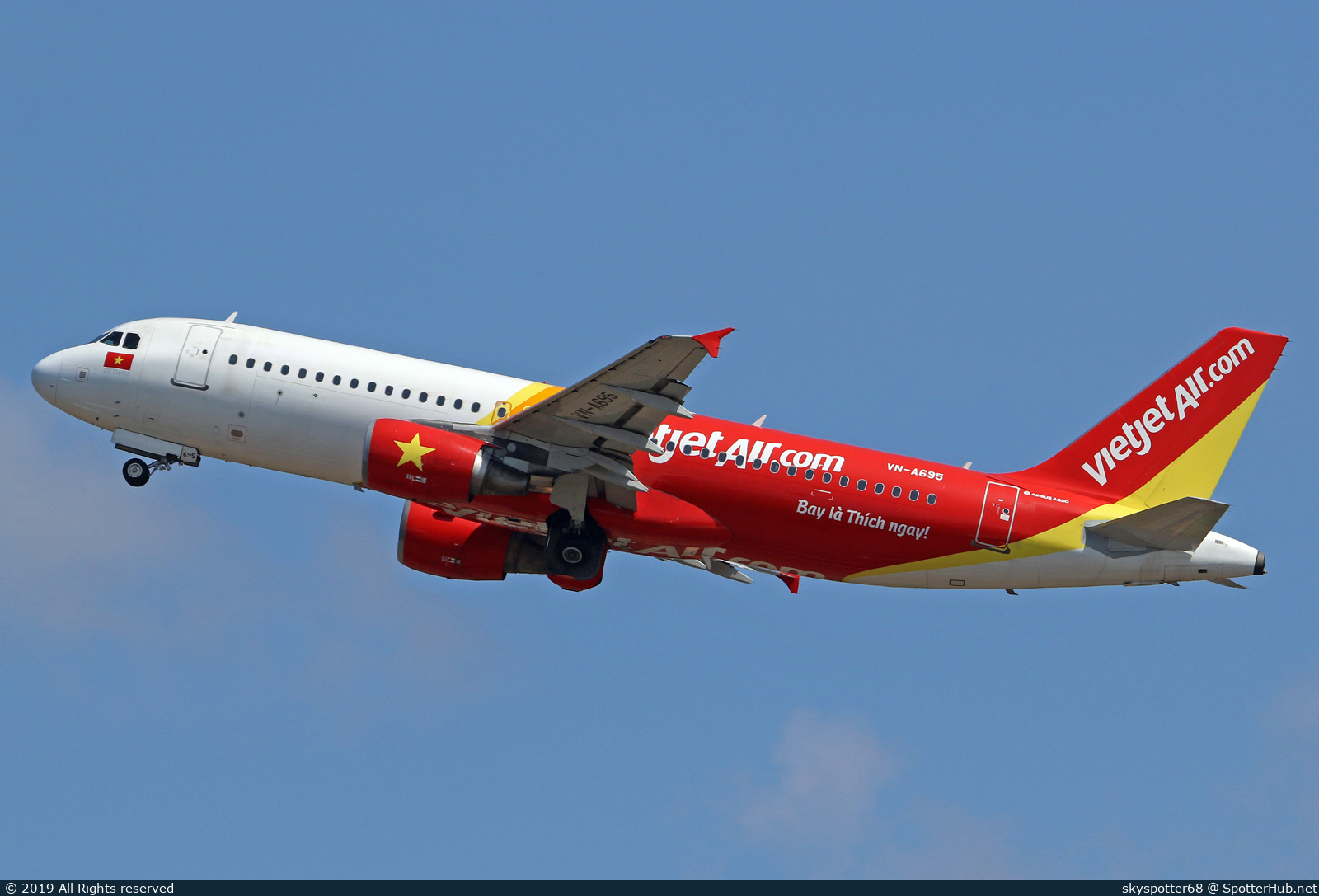 Photo of VN-A695 - Airbus A320-214 operated by VietJet Air