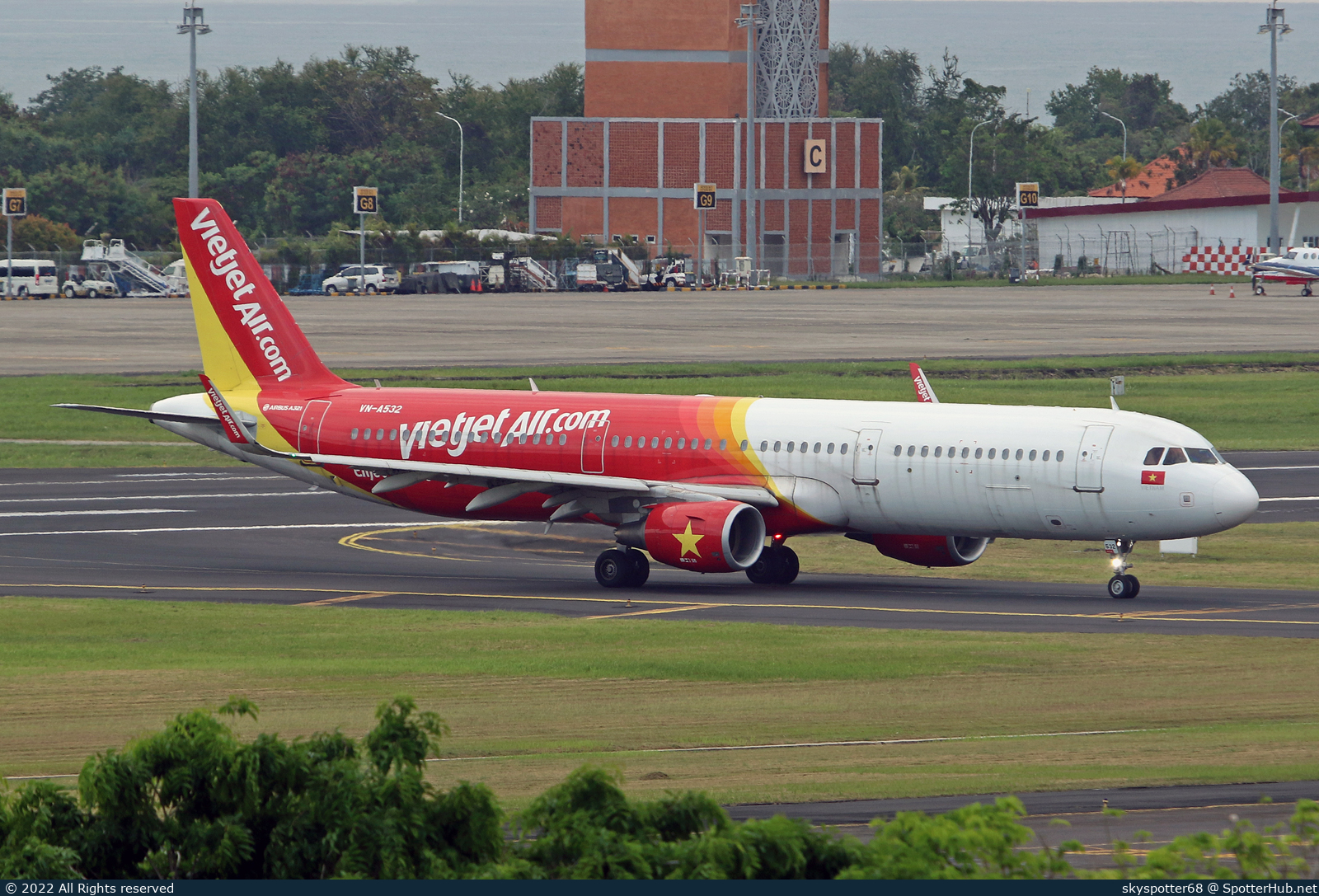 Photo of VN-A532 - Airbus A321-211 operated by VietJet Air