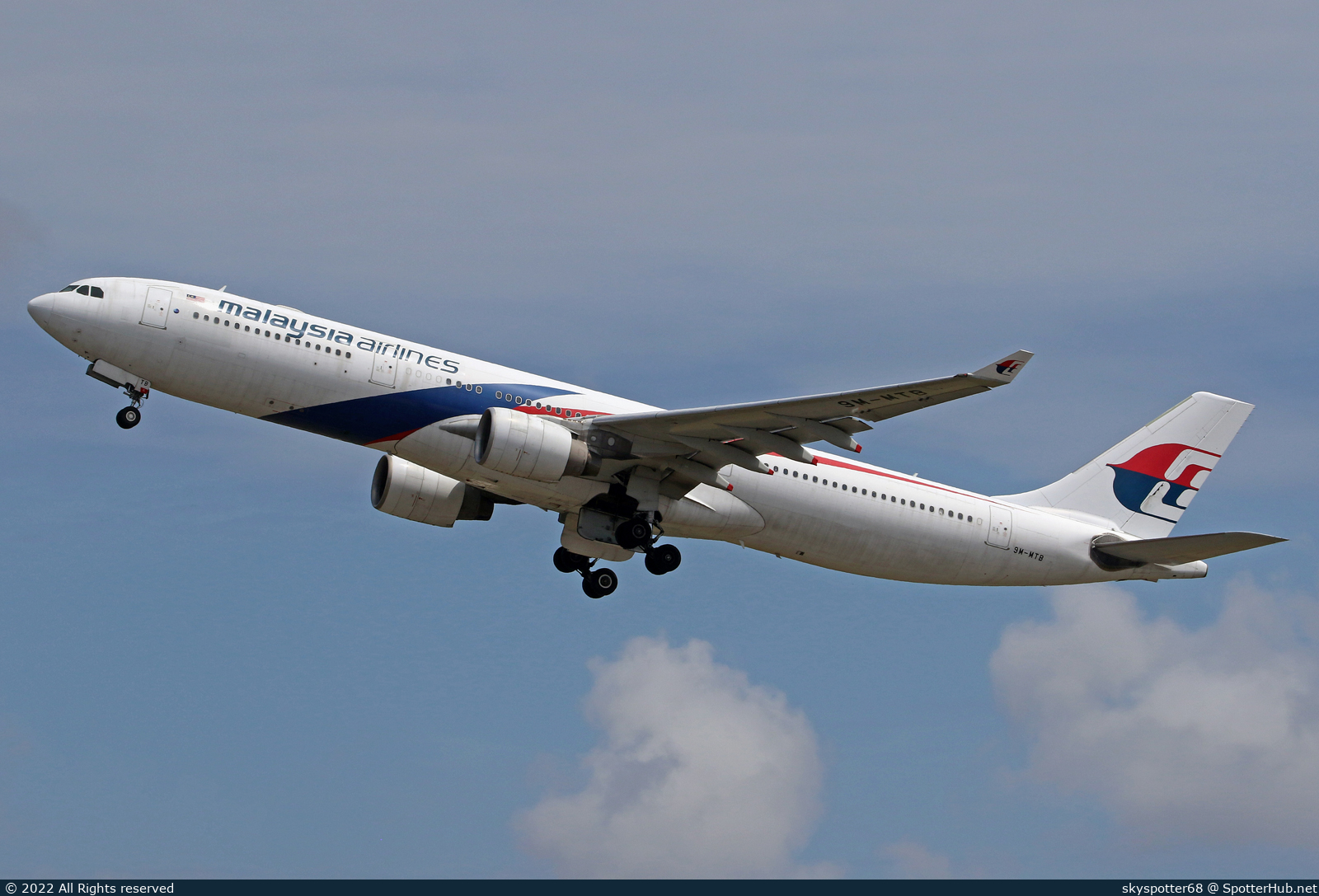 Photo of 9M-MTB - Airbus A330-323 operated by Malaysia Airlines
