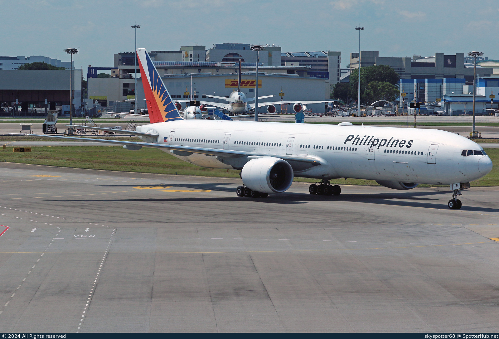 Photo of RP-C7774 - Boeing 777-3F6(ER) operated by Philippine Airlines