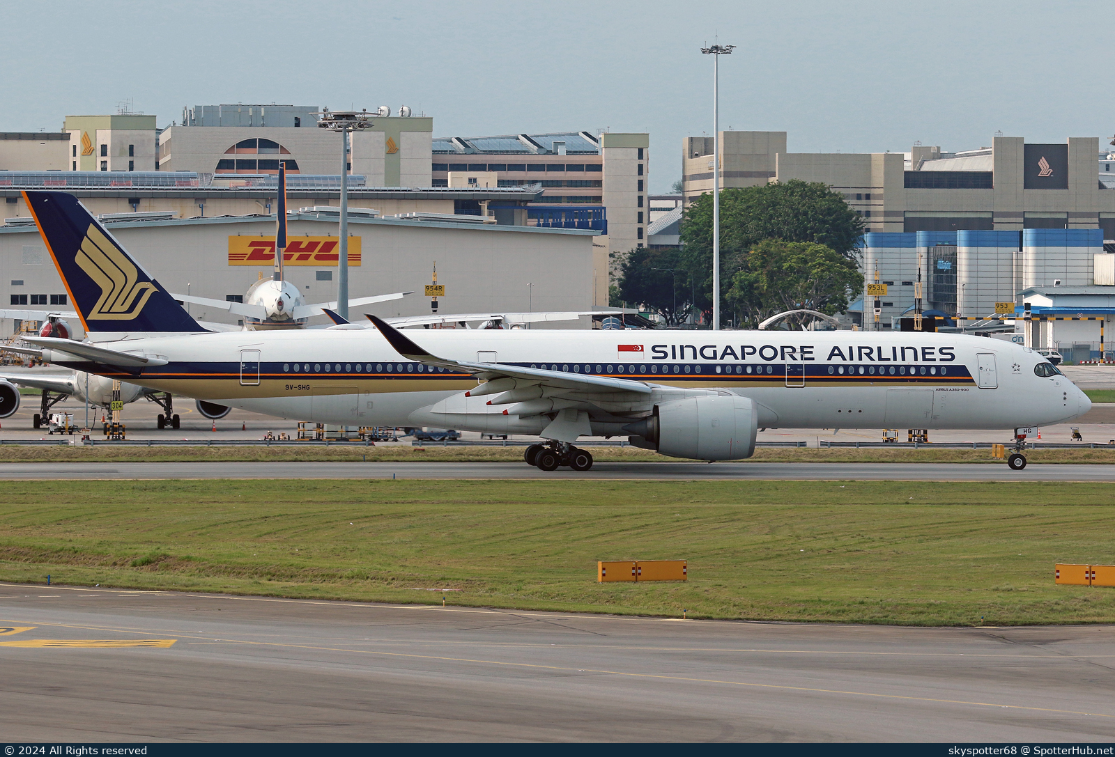 Photo of 9V-SHG - Airbus A350-941 operated by Singapore Airlines