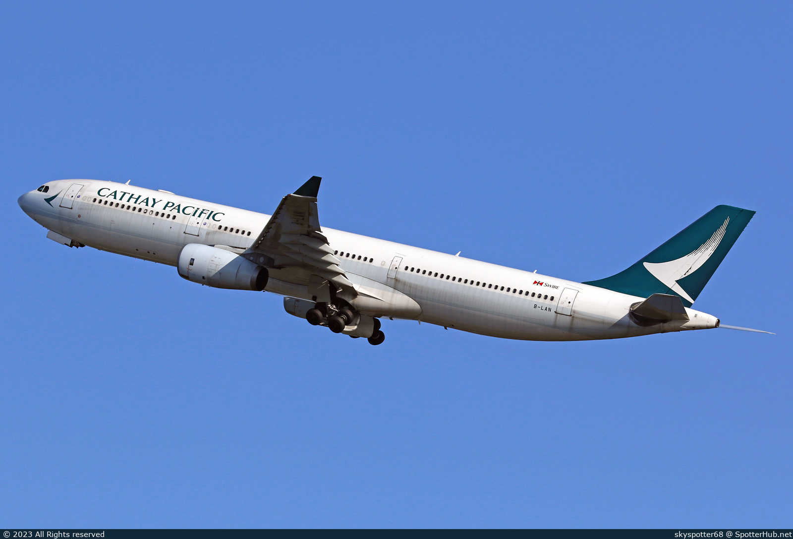 Photo of B-LAN - Airbus A330-343 operated by Cathay Pacific Airways