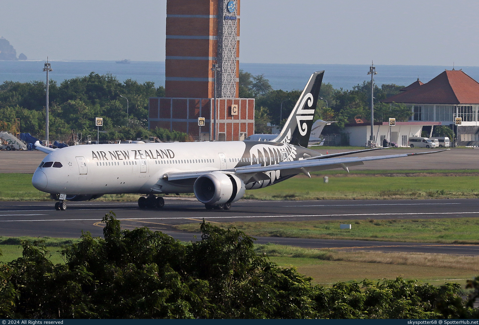 Photo of ZK-NZJ - Boeing 787-9 Dreamliner operated by Air New Zealand