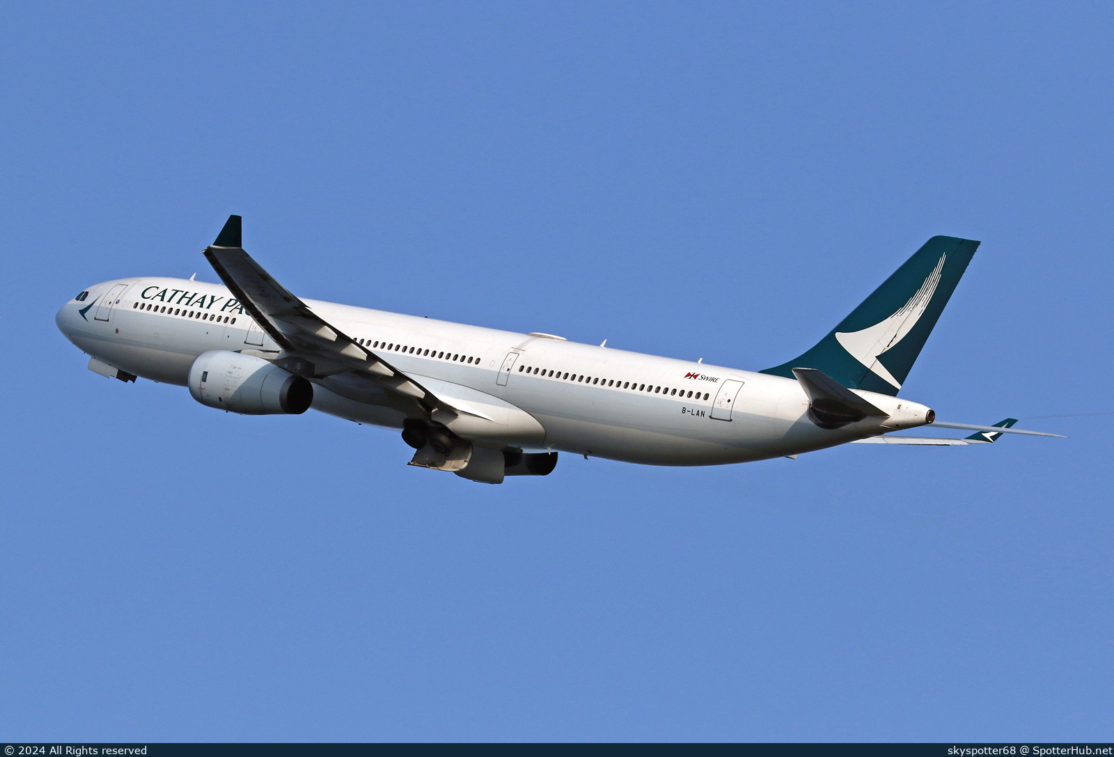 Photo of B-LAN - Airbus A330-343 operated by Cathay Pacific Airways