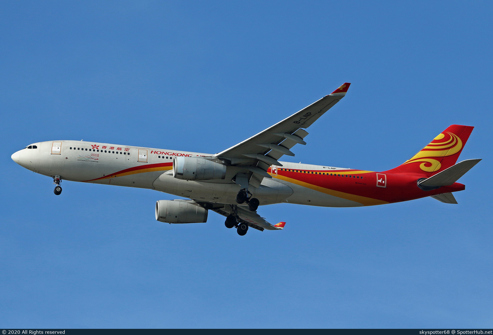 Photo of B-LNP - Airbus A330-343 operated by Hong Kong Airlines