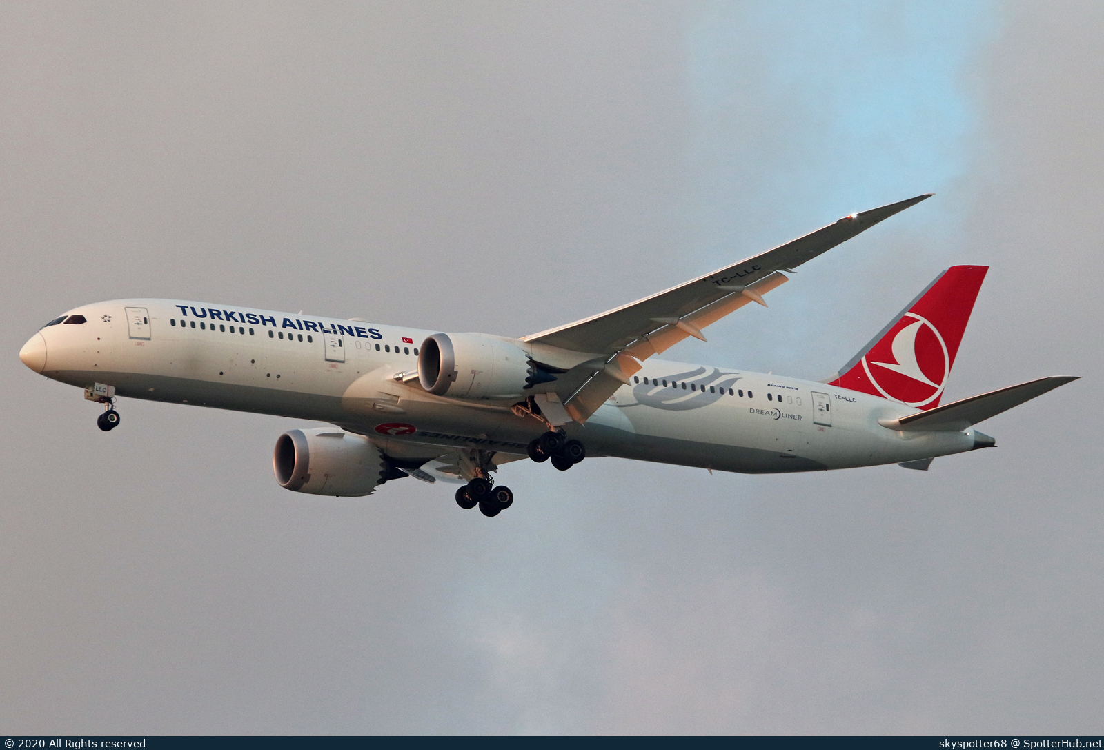 Photo of TC-LLC - Boeing 787-9 Dreamliner operated by Turkish Airlines