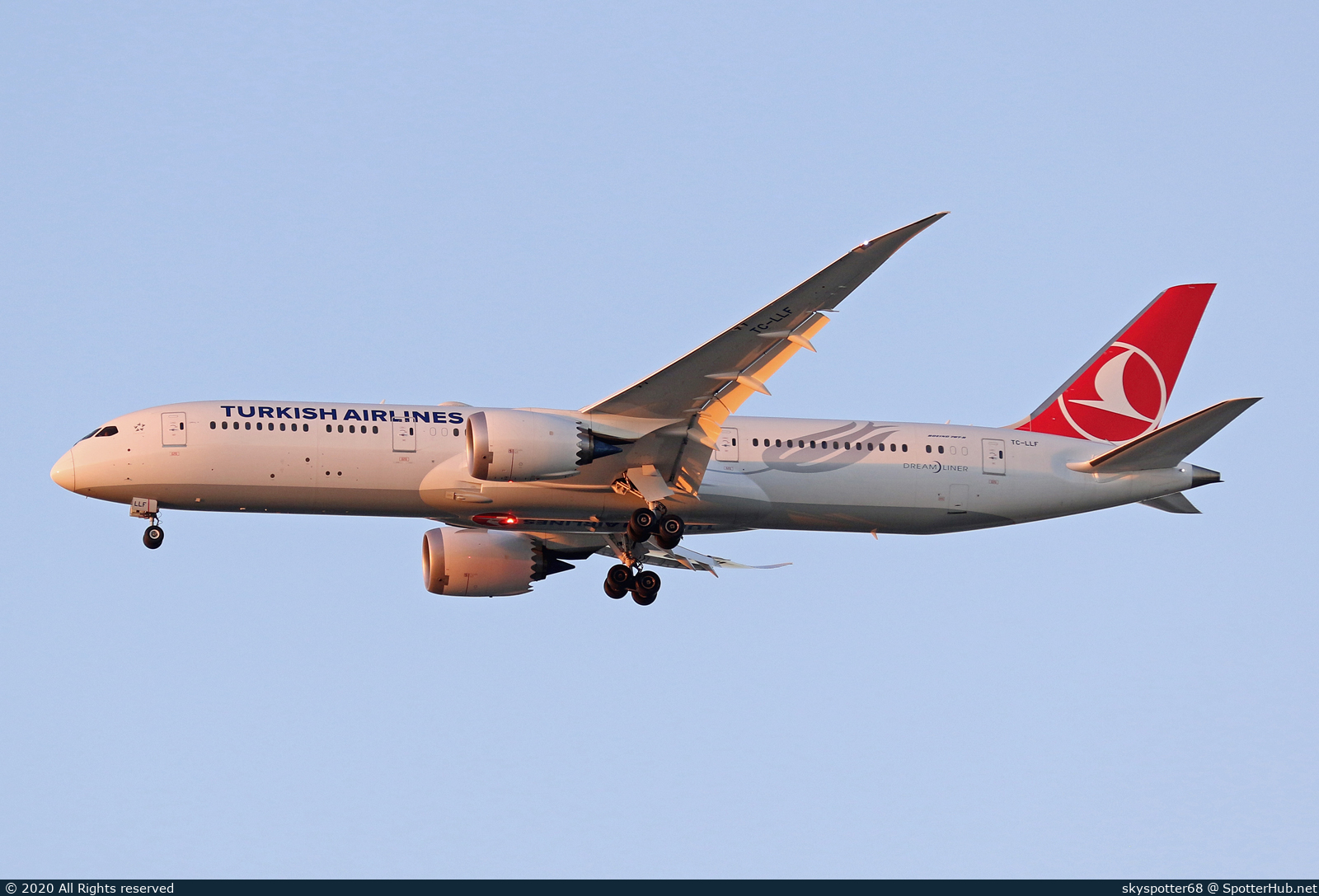 Photo of TC-LLF - Boeing 787-9 Dreamliner operated by Turkish Airlines