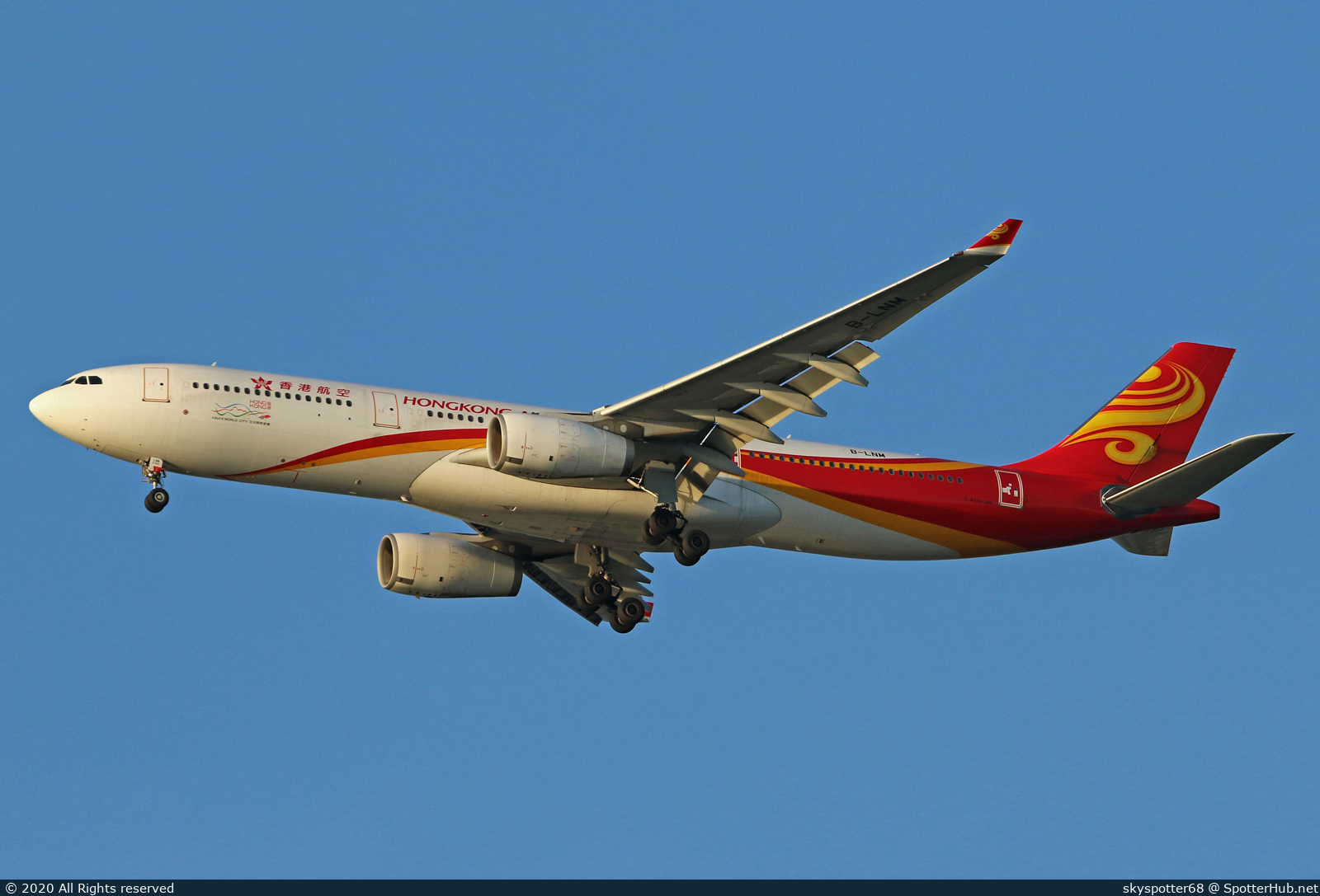 Photo of B-LNM - Airbus A330-343 operated by Hong Kong Airlines