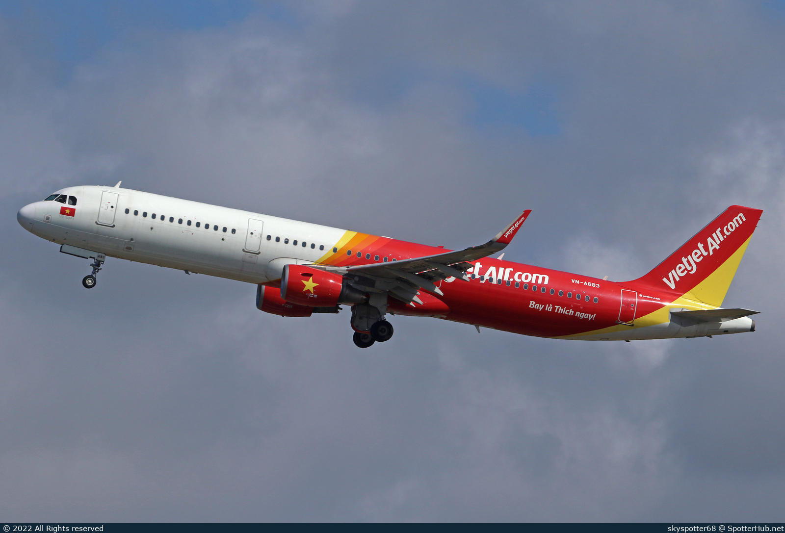 Photo of VN-A683 - Airbus A321-211 operated by VietJet Air