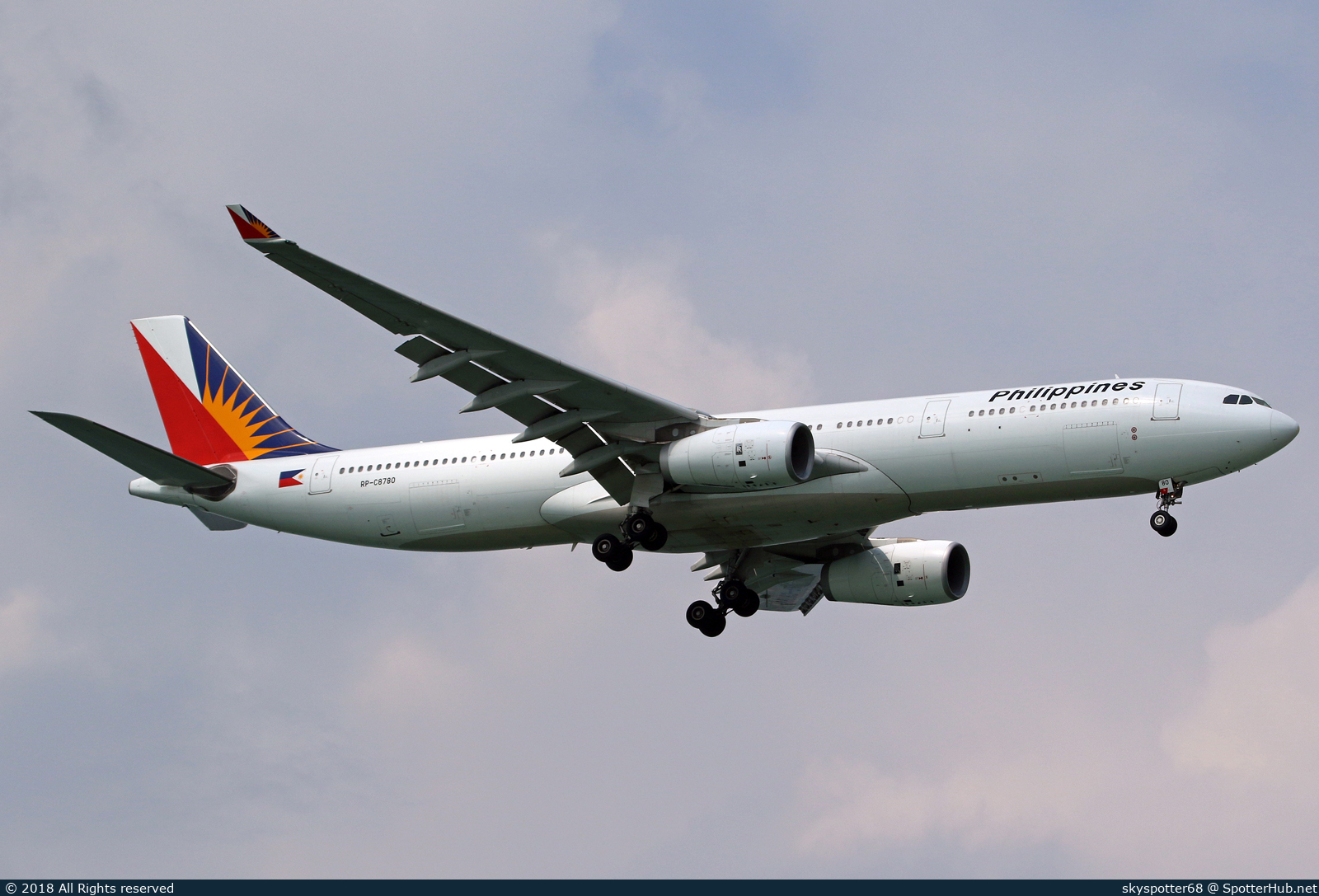 Photo of RP-C8780 - Airbus A330-343 operated by Philippine Airlines