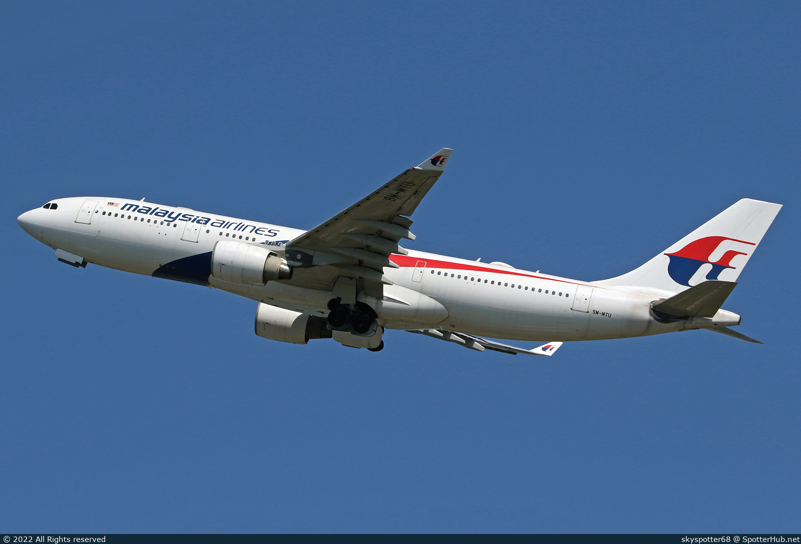 Photo of 9M-MTU - Airbus A330-223 operated by Malaysia Airlines