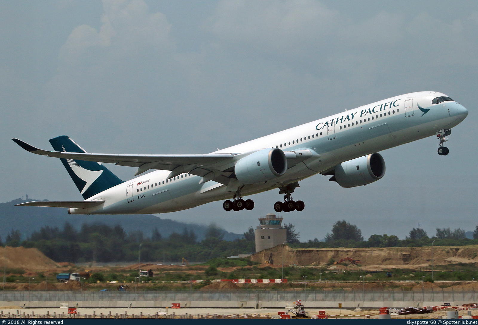 Photo of B-LRC - Airbus A350-941 operated by Cathay Pacific Airways