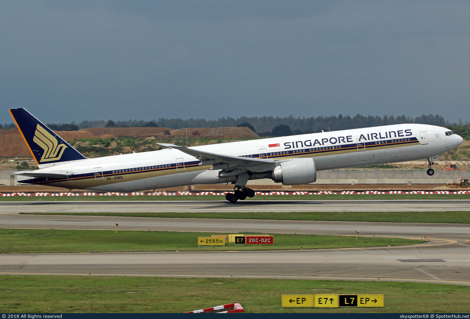 Photo of 9V-SWS - Boeing 777-312(ER) operated by Singapore Airlines