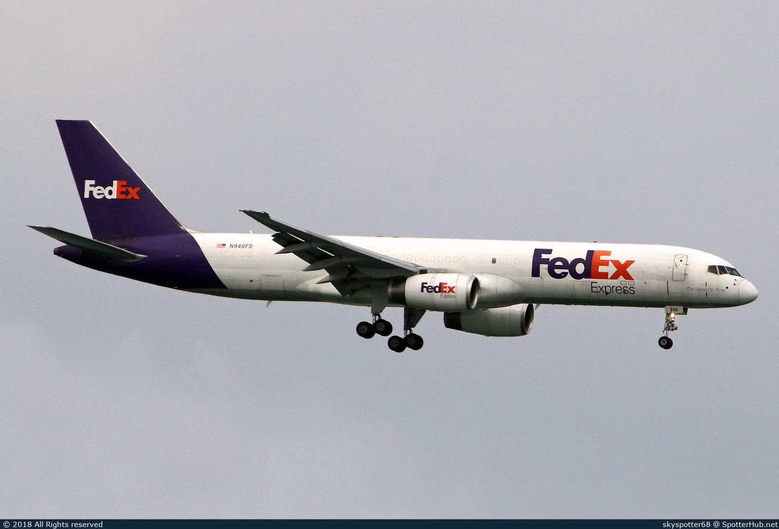 Photo of N946FD - Boeing 757-236(SF) operated by FedEx