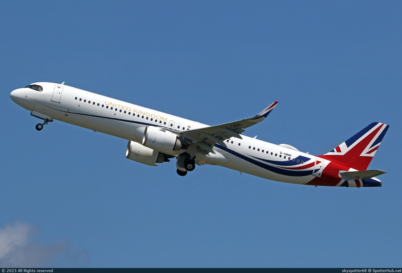 Photo of G-GBNI - Airbus A321-251NX operated by Government of the United Kingdom (opb Titan Airways)