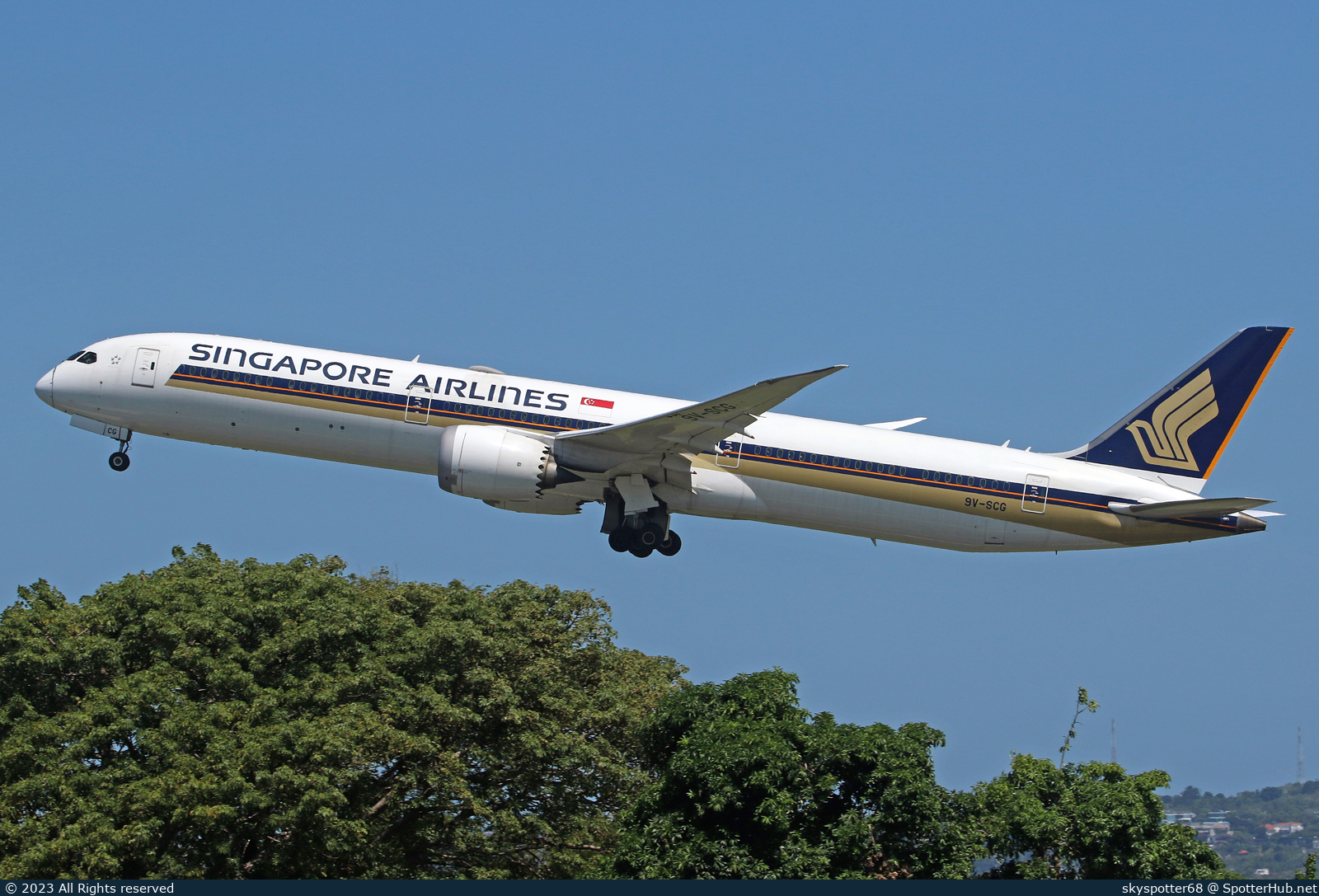 Photo of 9V-SCG - Boeing 787-10 Dreamliner operated by Singapore Airlines