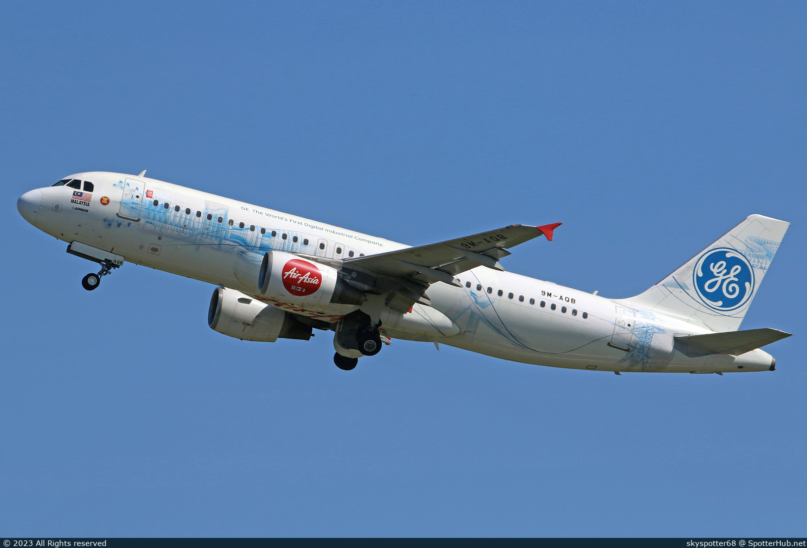 Photo of 9M-AQB - Airbus A320-216 operated by AirAsia