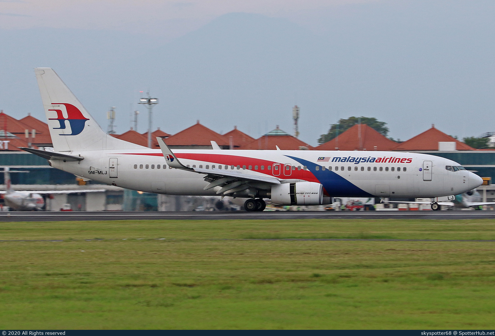 Photo of 9M-MLJ - Boeing 737-8H6 operated by Malaysia Airlines