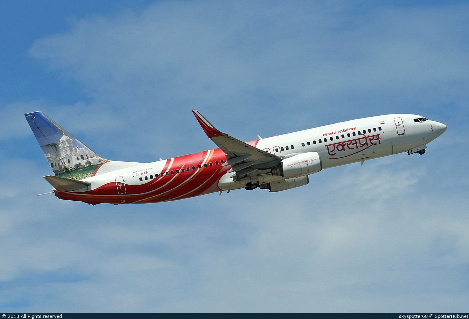 Photo of VT-AXN - Boeing 737-8HG operated by Air India Express