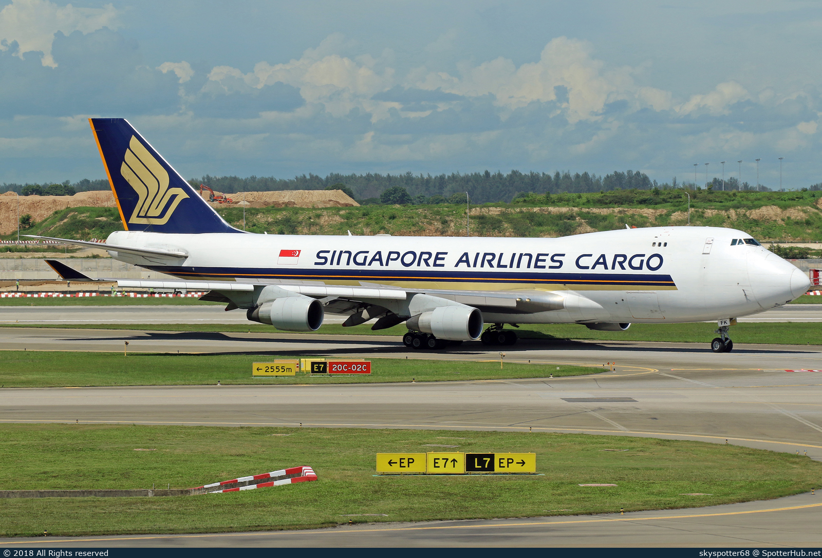 Photo of 9V-SFK - Boeing 747-412F operated by Singapore Airlines Cargo