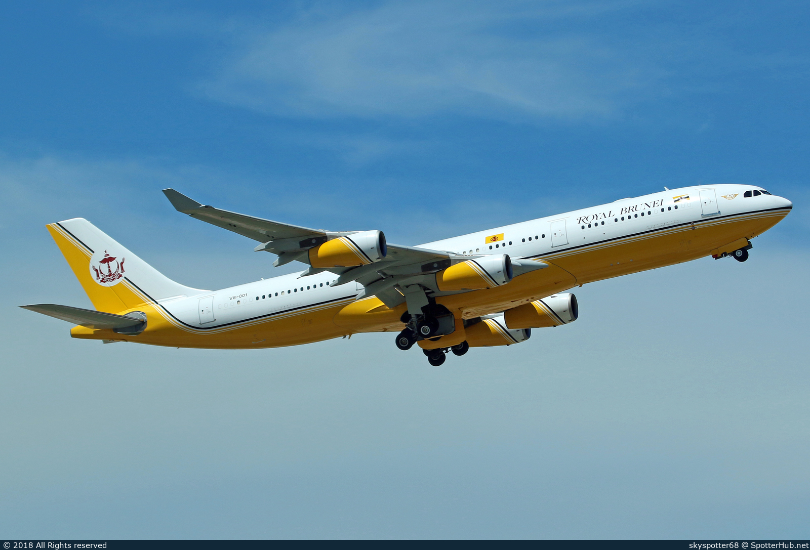 Photo of V8-001 - Airbus A340-212 operated by Brunei Royal Flight