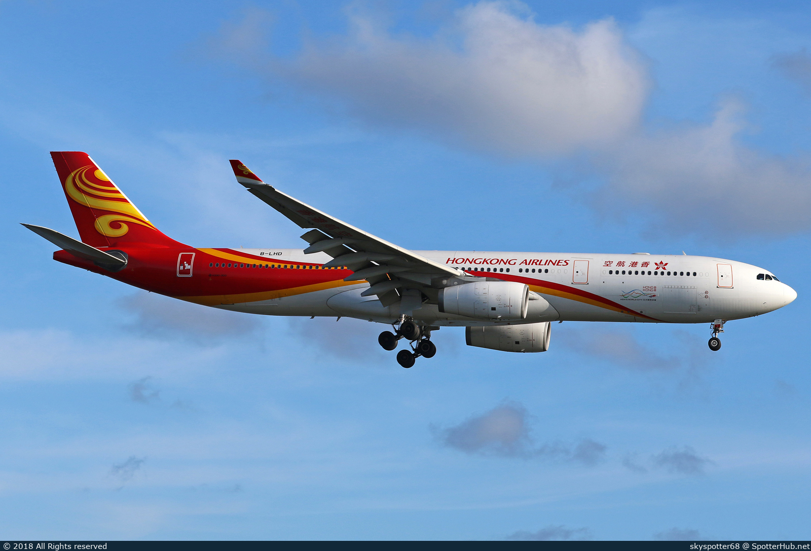 Photo of B-LHD - Airbus A330-343 operated by Hong Kong Airlines