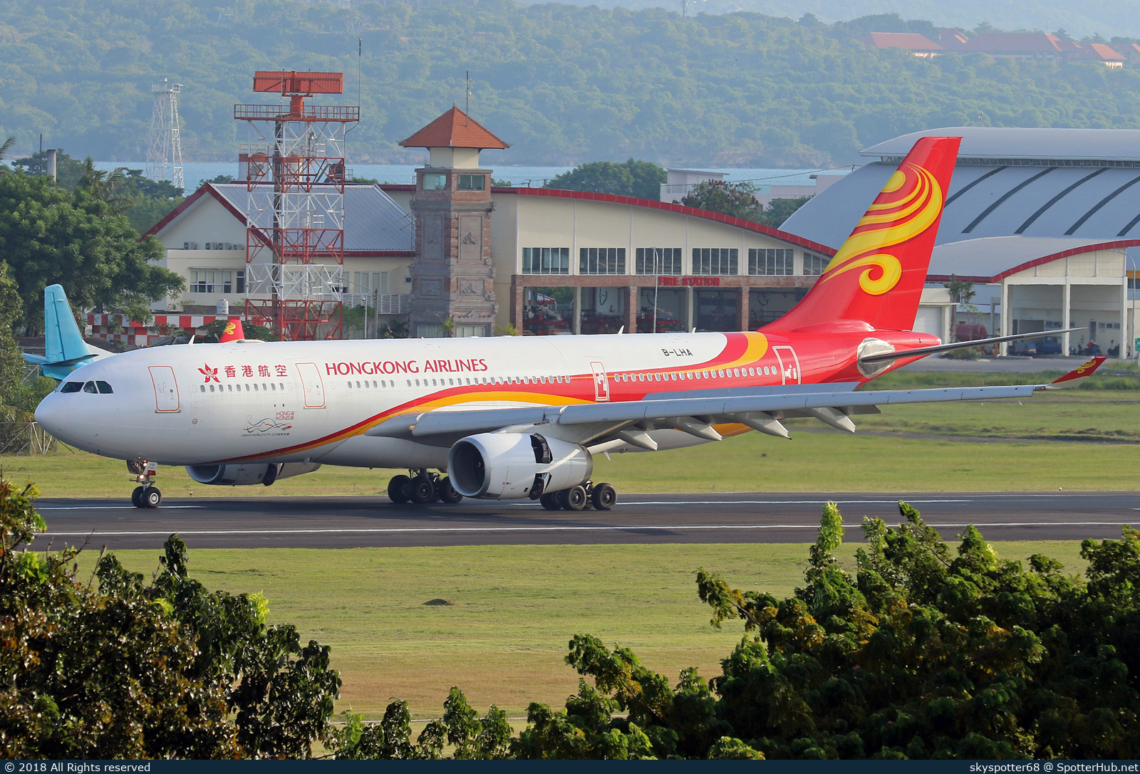 Photo of B-LHA - Airbus A330-243 operated by Hong Kong Airlines