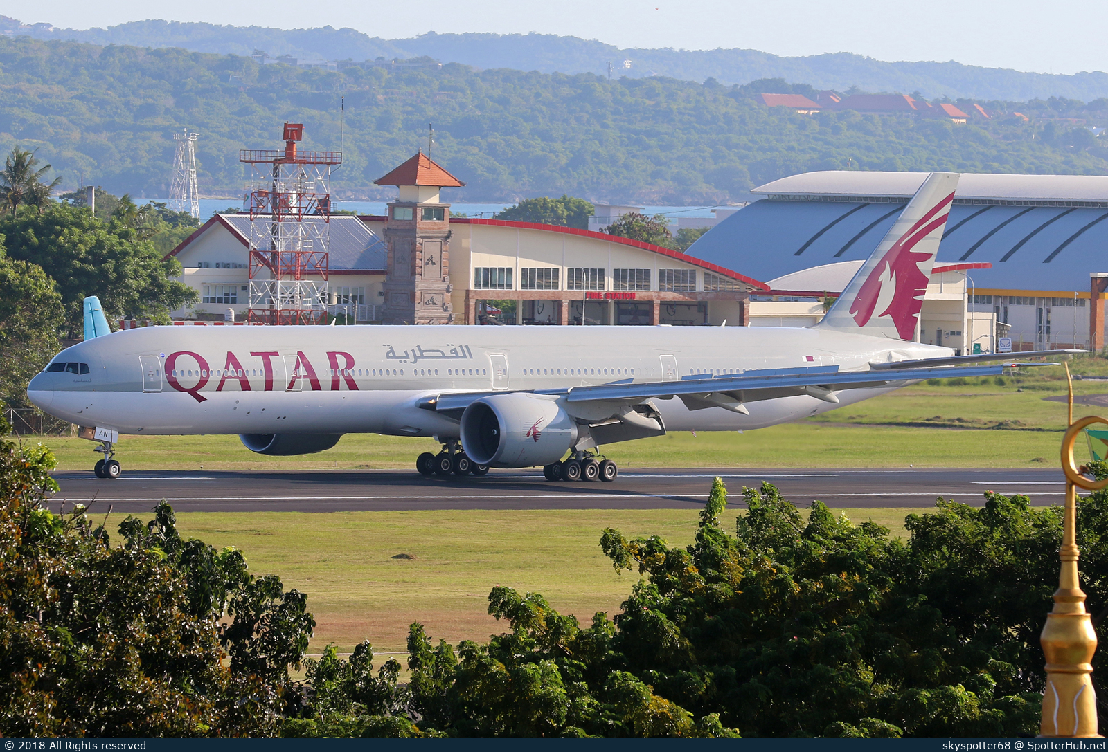 Photo of A7-BAN - Boeing 777-3DZ(ER) operated by Qatar Airways