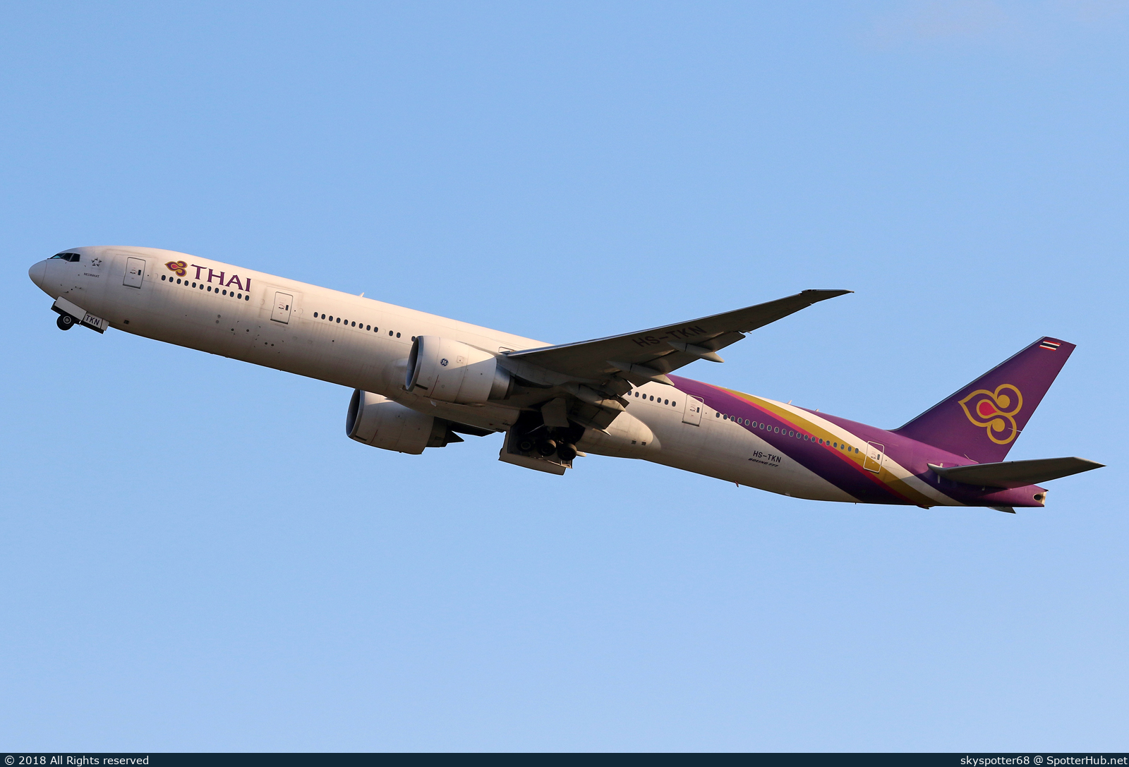 Photo of HS-TKN - Boeing 777-3AL(ER) operated by Thai Airways International