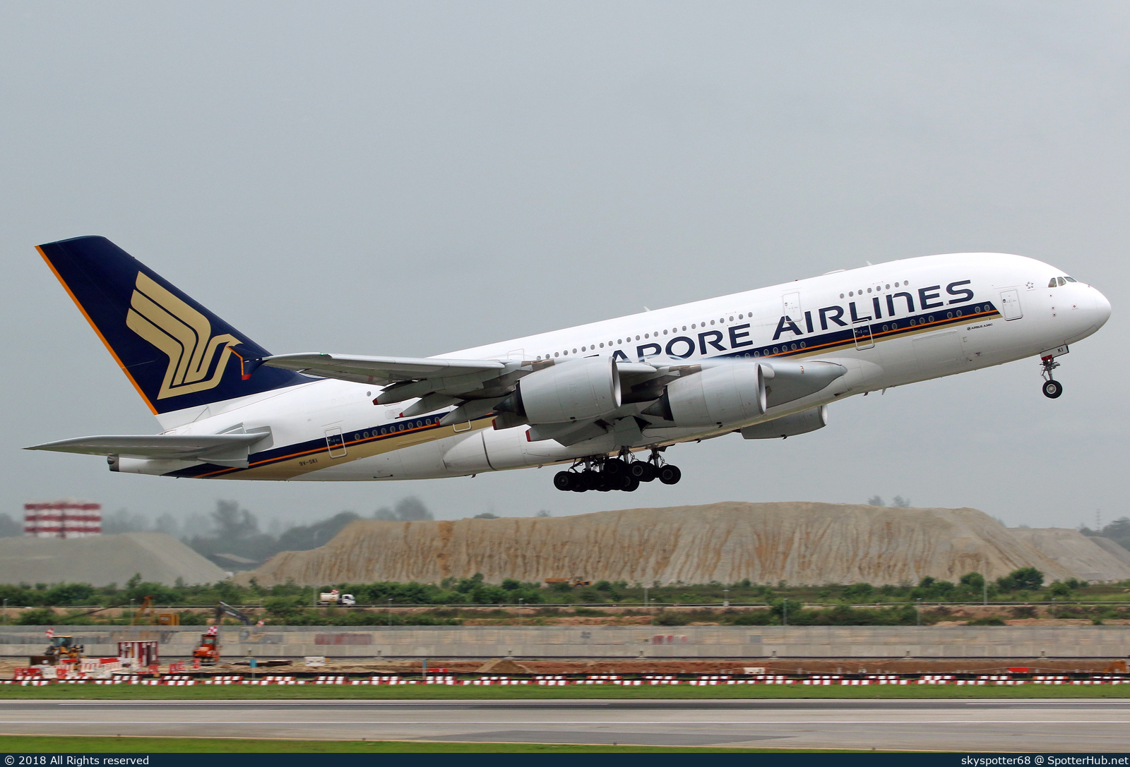 Photo of 9V-SKI - Airbus A380-841 operated by Singapore Airlines