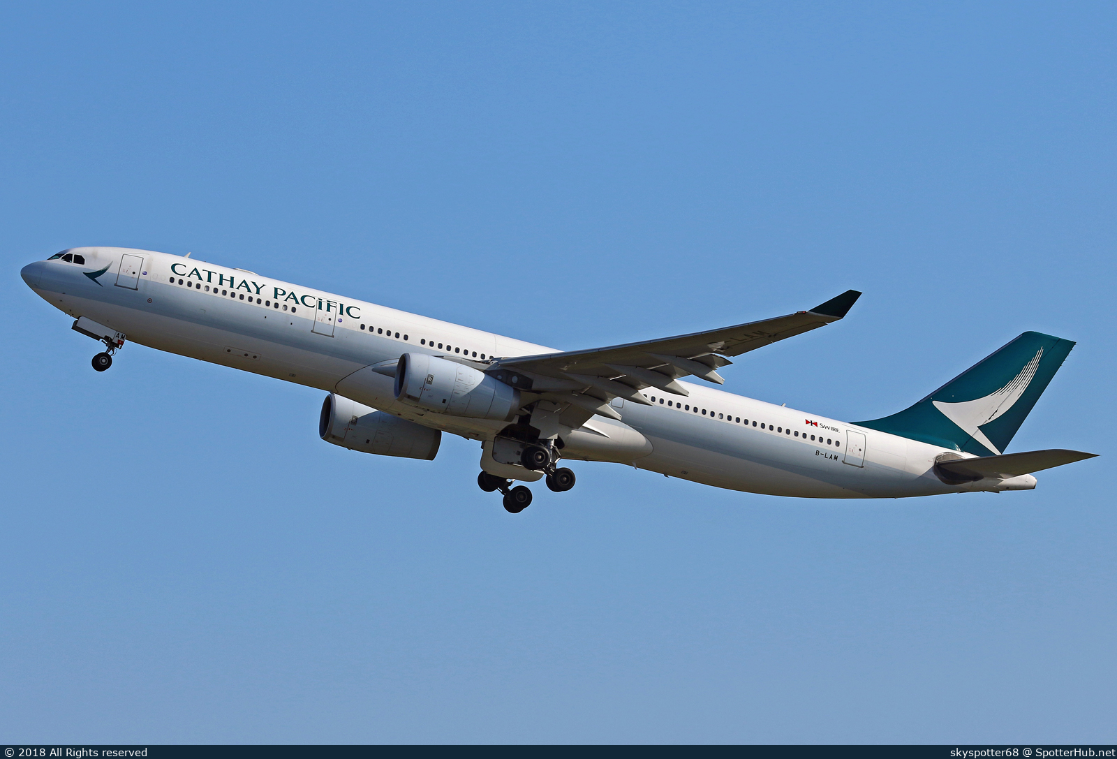 Photo of B-LAM - Airbus A330-343 operated by Cathay Pacific Airways