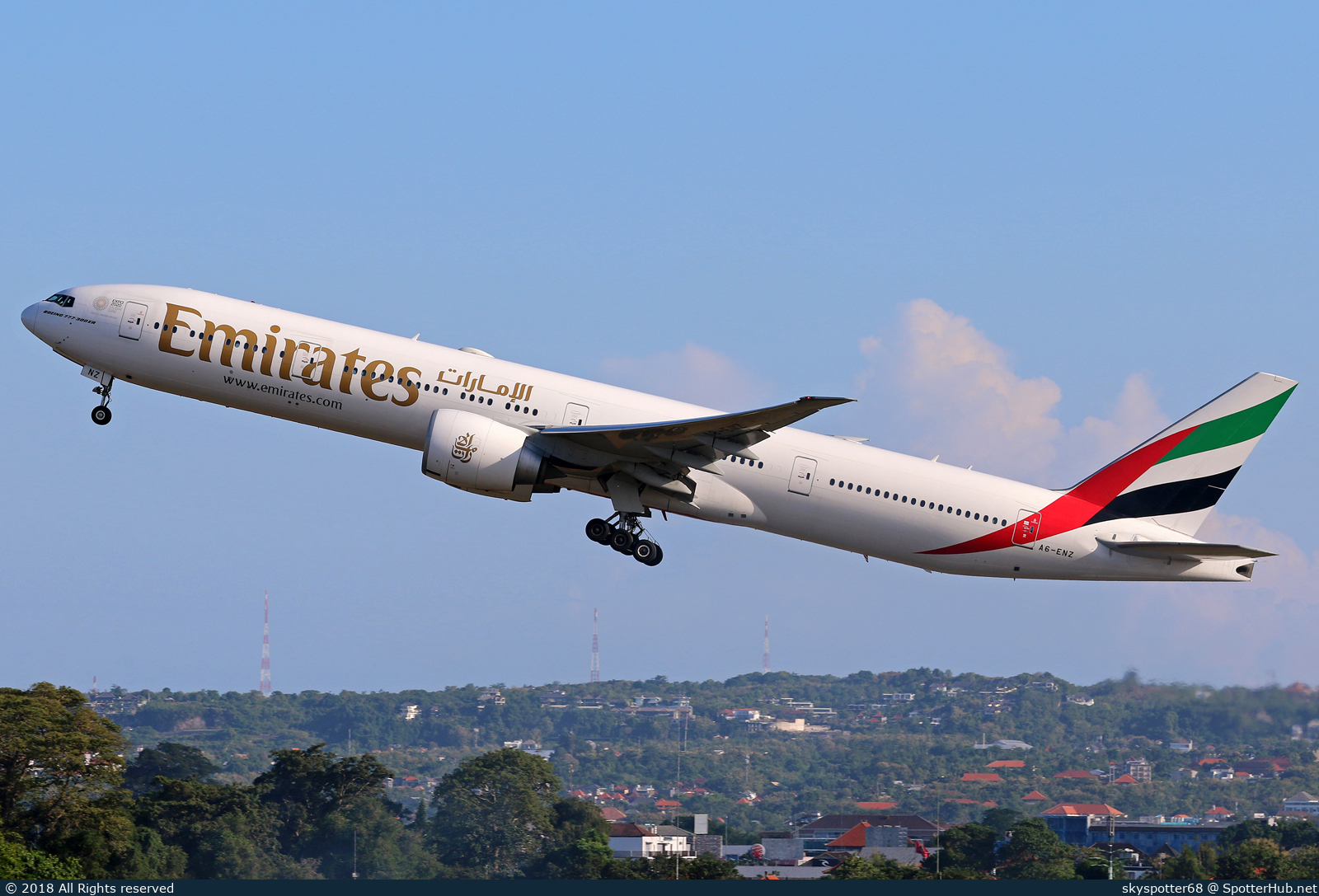 Photo of A6-ENZ - Boeing 777-31H(ER) operated by Emirates