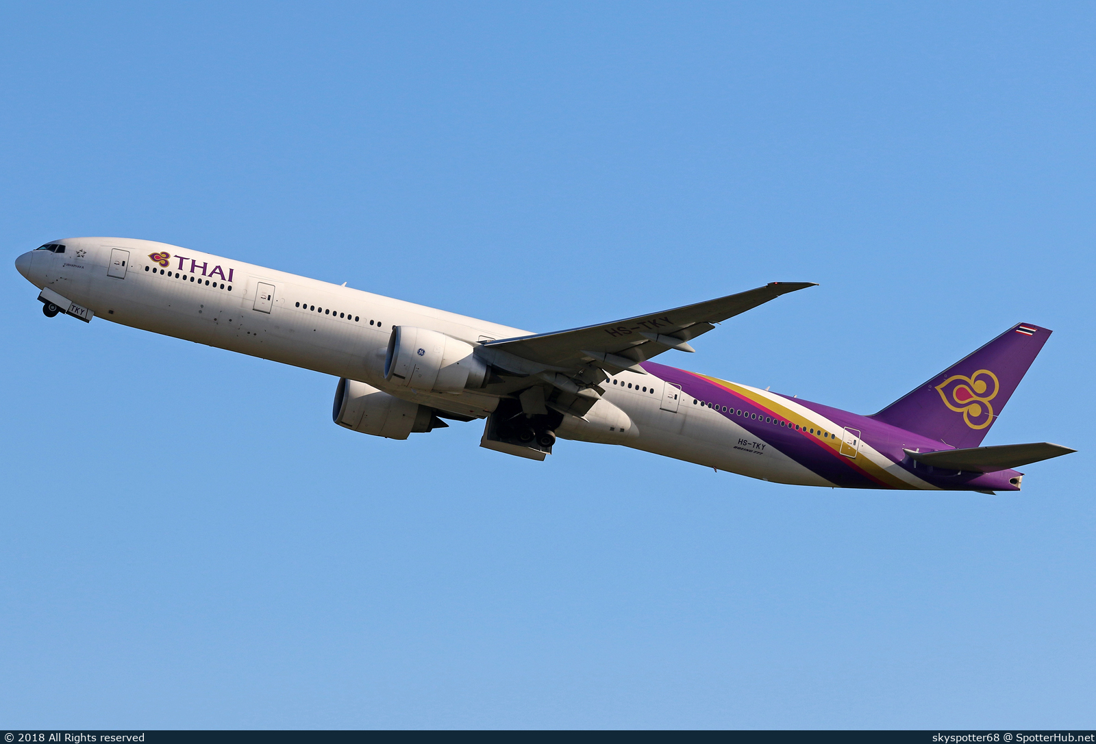 Photo of HS-TKY - Boeing 777-3D7(ER) operated by Thai Airways International
