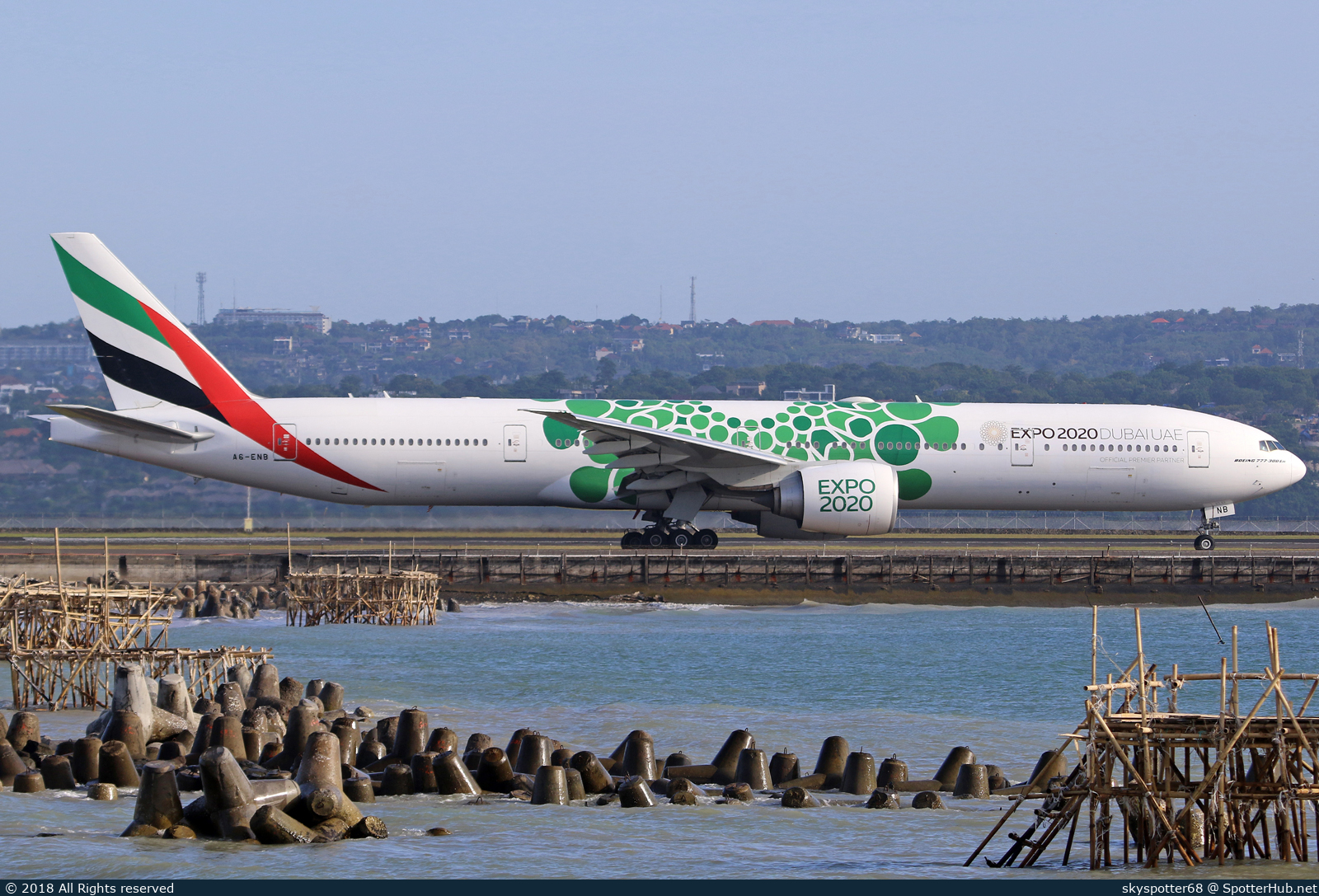 Photo of A6-ENB - Boeing 777-31H(ER) operated by Emirates