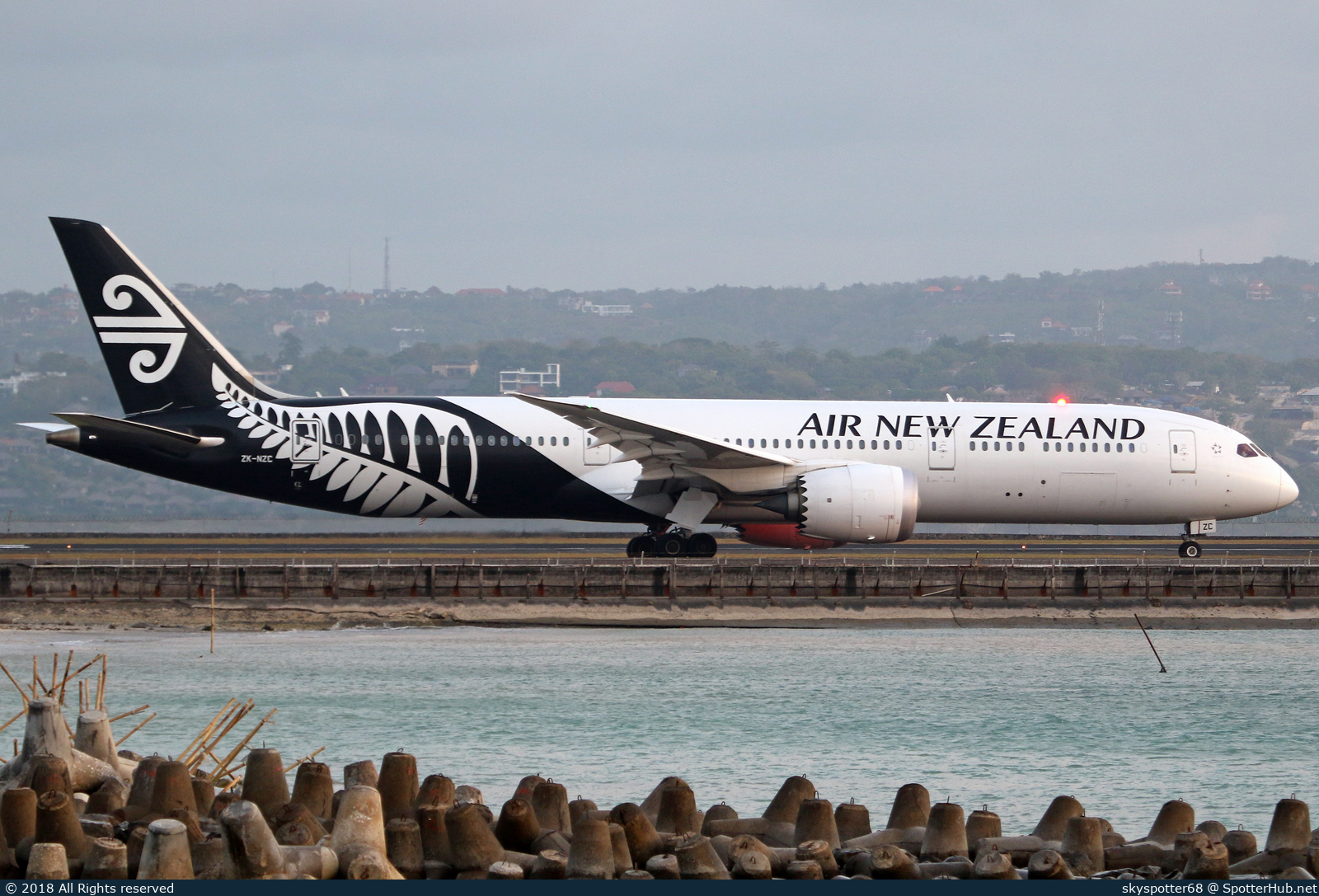 Photo of ZK-NZC - Boeing 787-9 Dreamliner operated by Air New Zealand