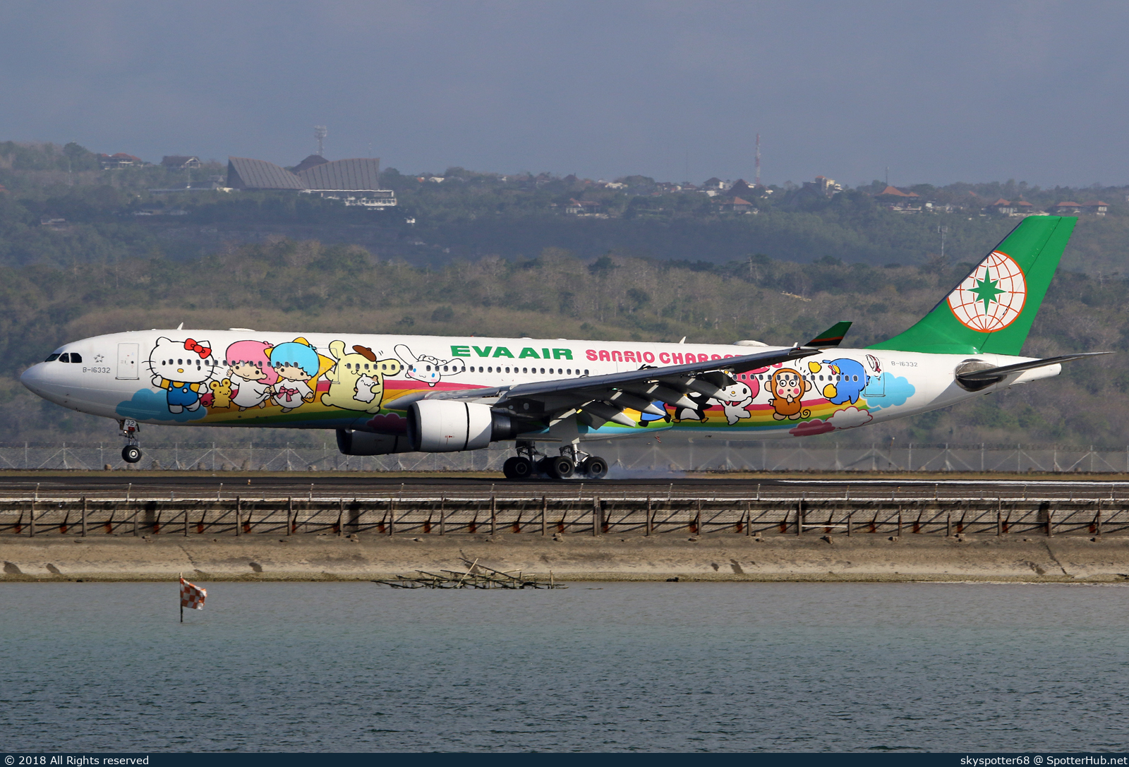 Photo of B-16332 - Airbus A330-302 operated by EVA Air