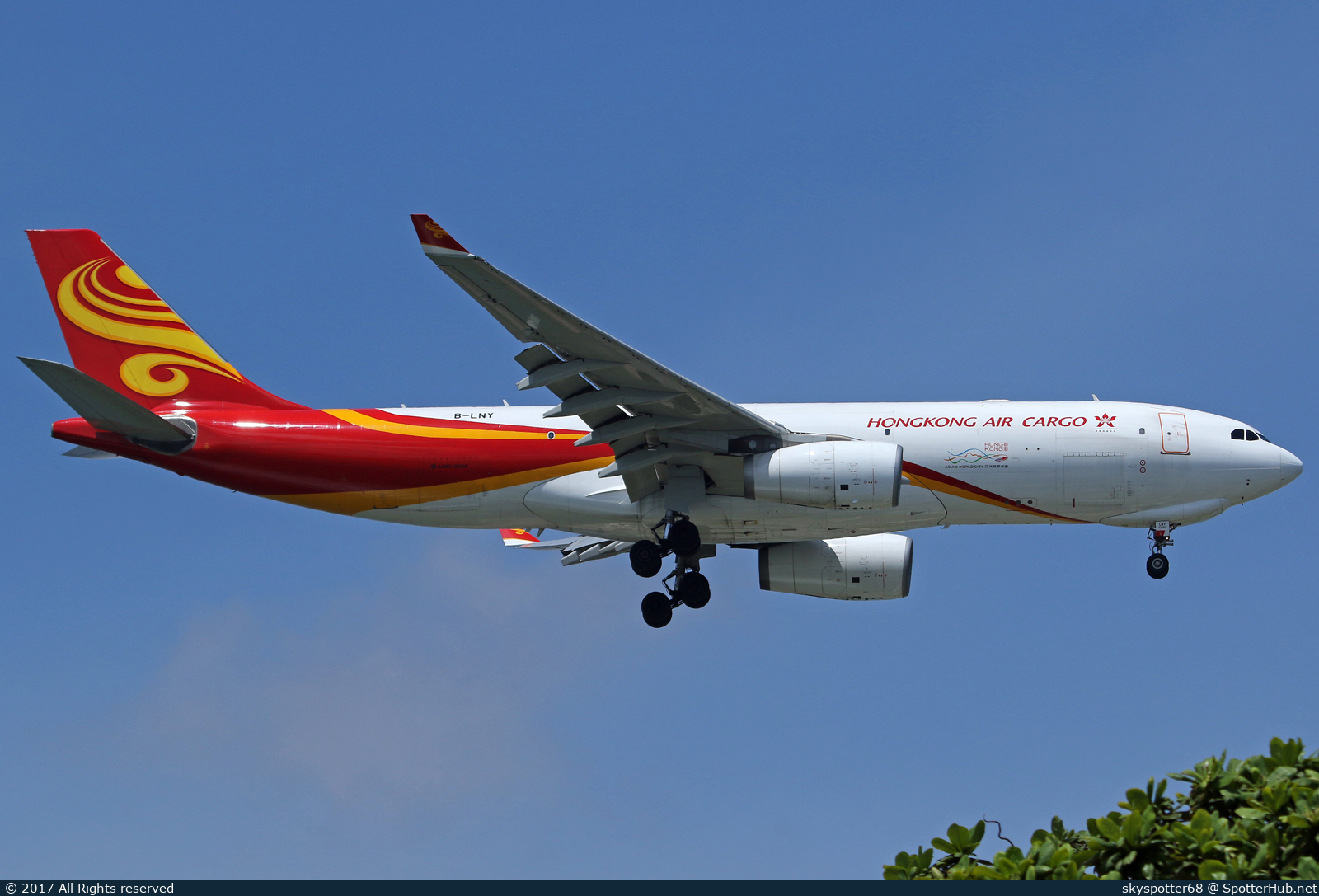 Photo of B-LNY - Airbus A330-243F operated by Hong Kong Airlines Cargo