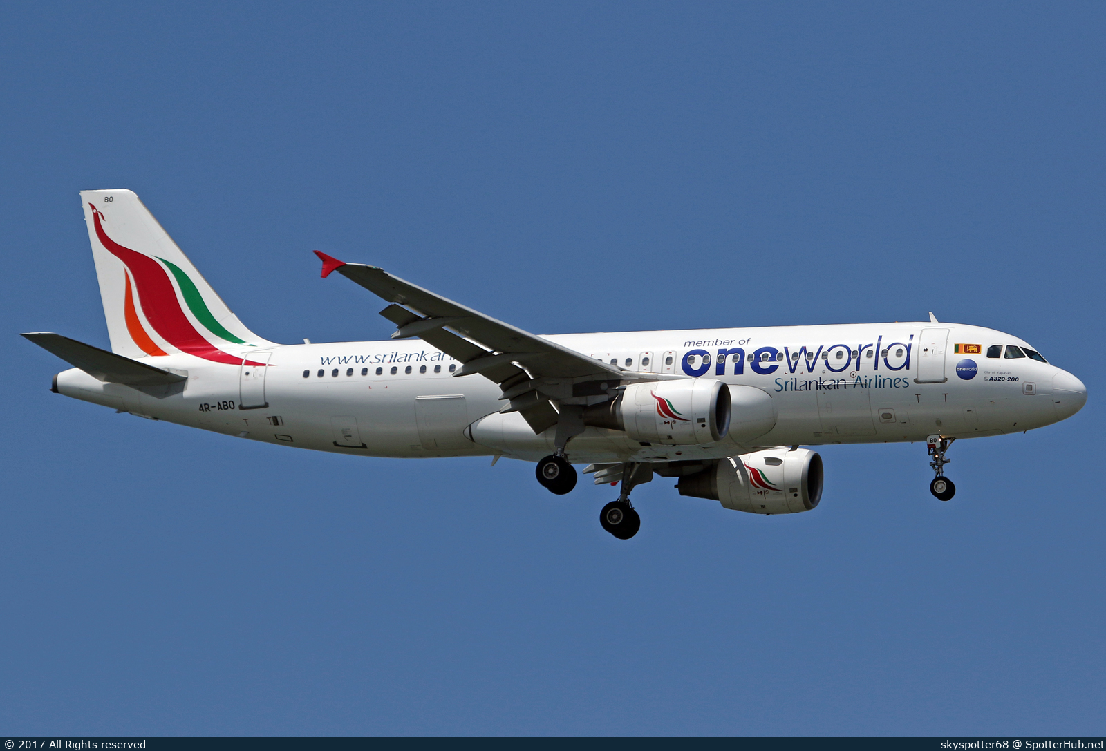 Photo of 4R-ABO - Airbus A320-214 operated by SriLankan Airlines