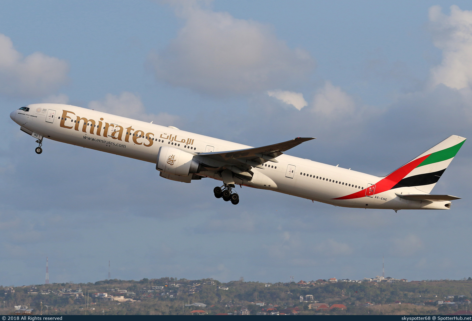Photo of A6-ENE - Boeing 777-31H(ER) operated by Emirates