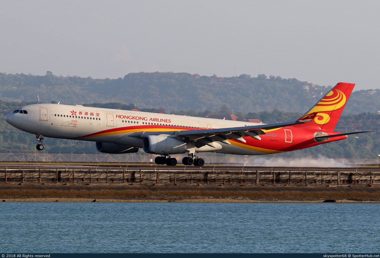 Photo of B-LNP - Airbus A330-343 operated by Hong Kong Airlines