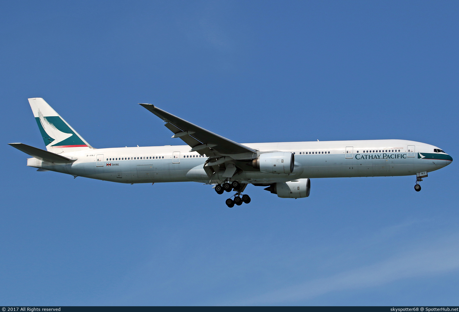 Photo of B-HNJ - Boeing 777-367 operated by Cathay Pacific Airways