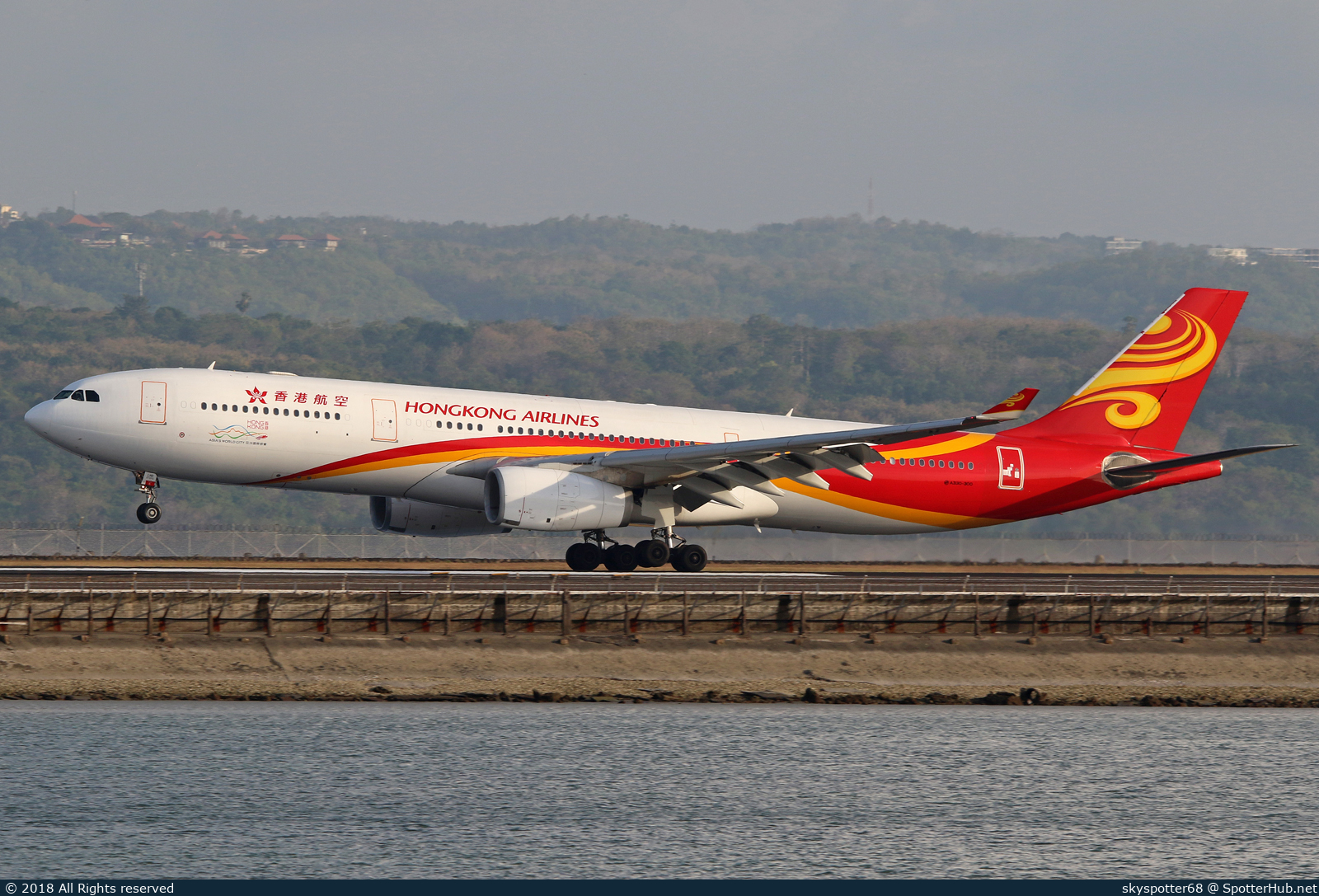 Photo of B-LHD - Airbus A330-343 operated by Hong Kong Airlines