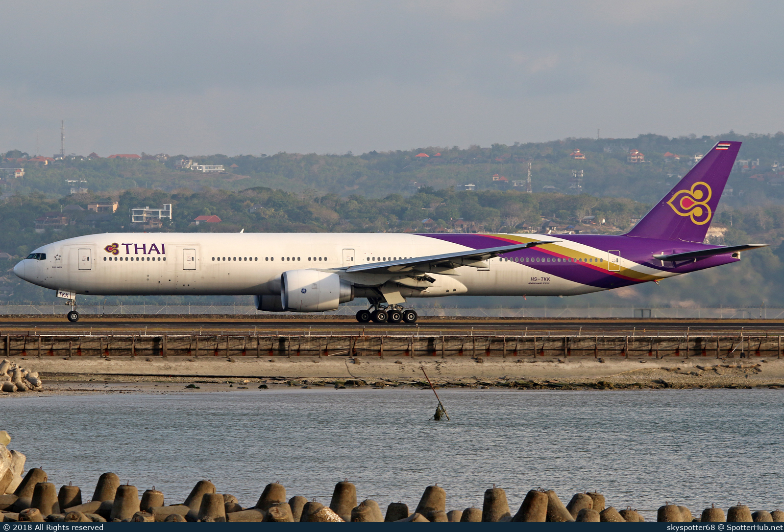 Photo of HS-TKK - Boeing 777-3AL(ER) operated by Thai Airways International